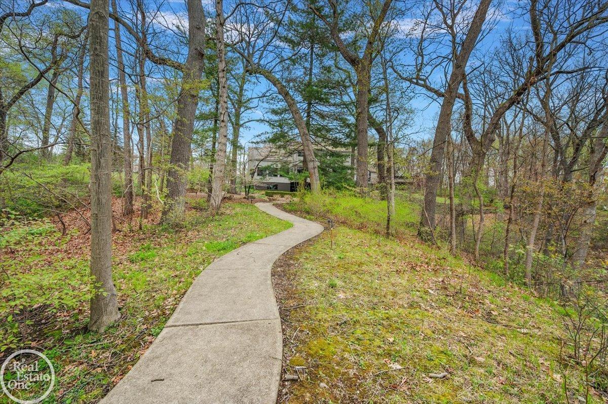 main property photo 18