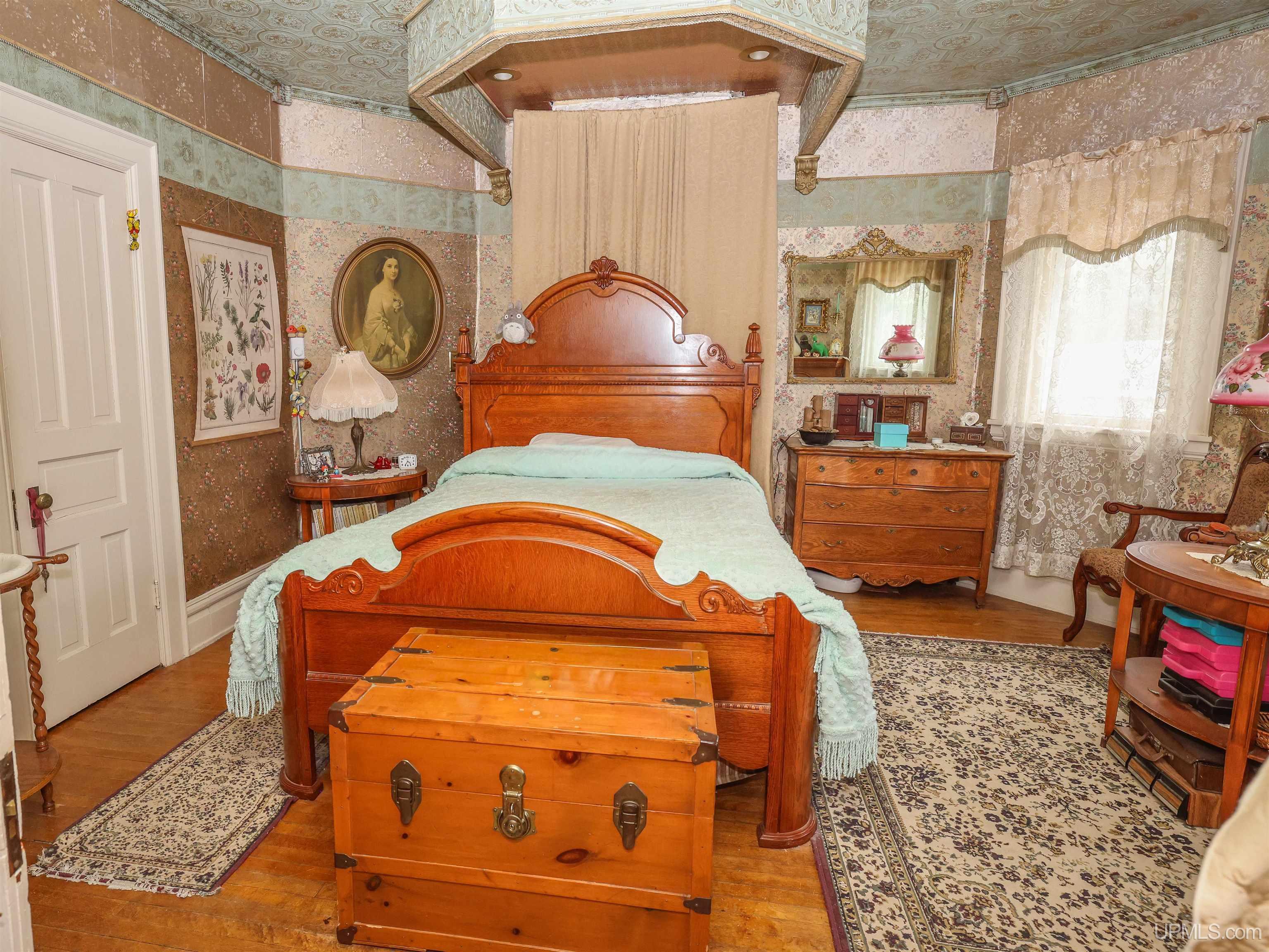main property photo 28