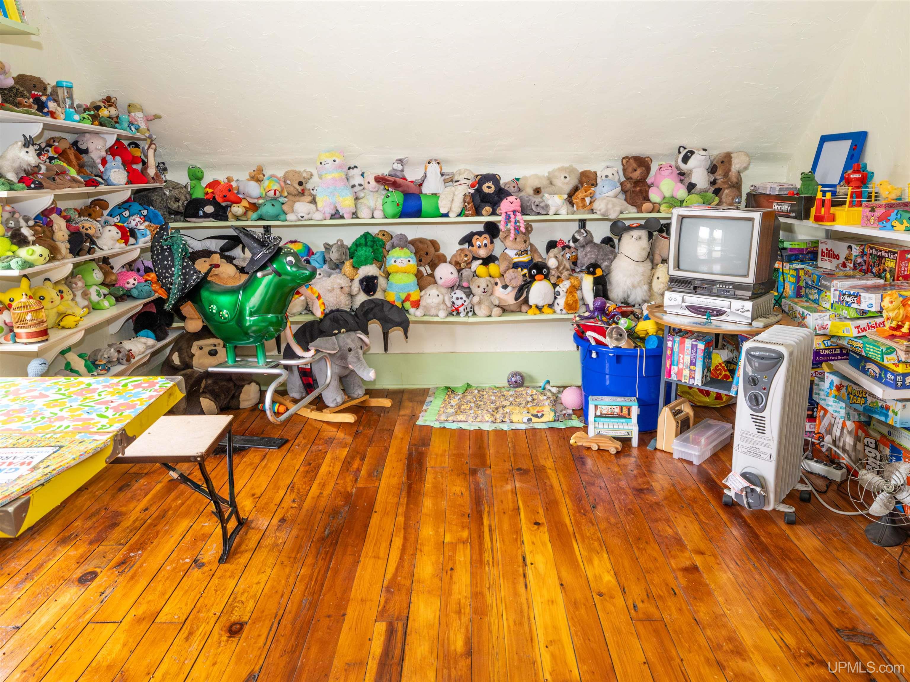 main property photo 50