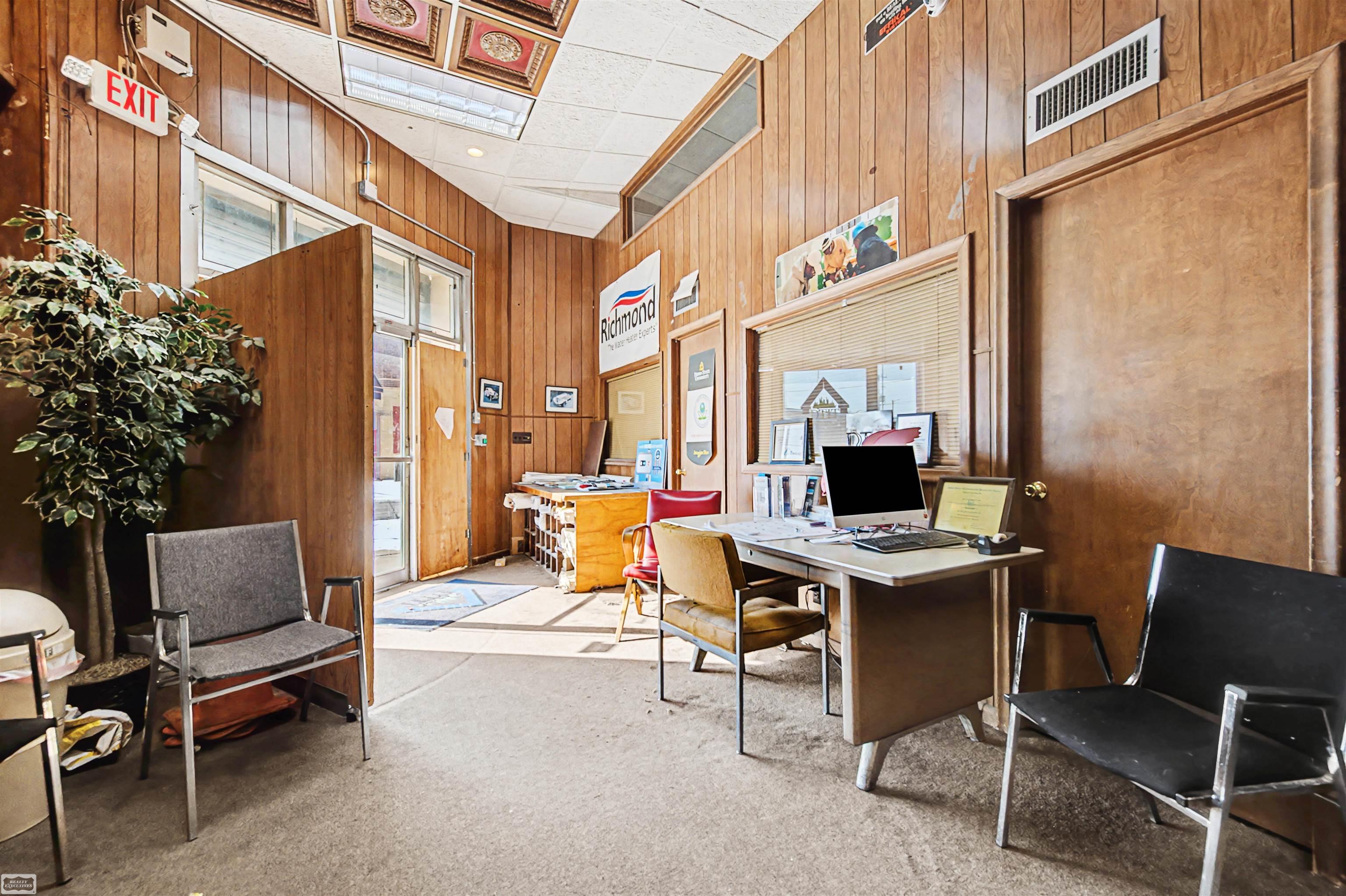 main property photo 11