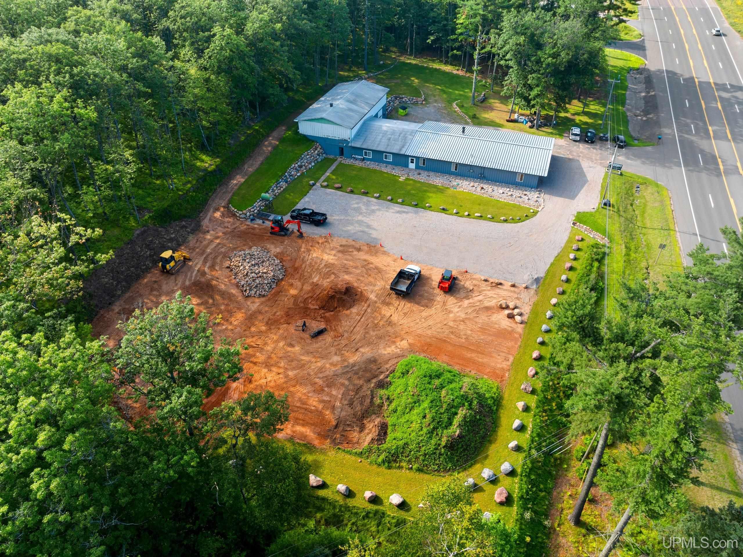 main property photo 38
