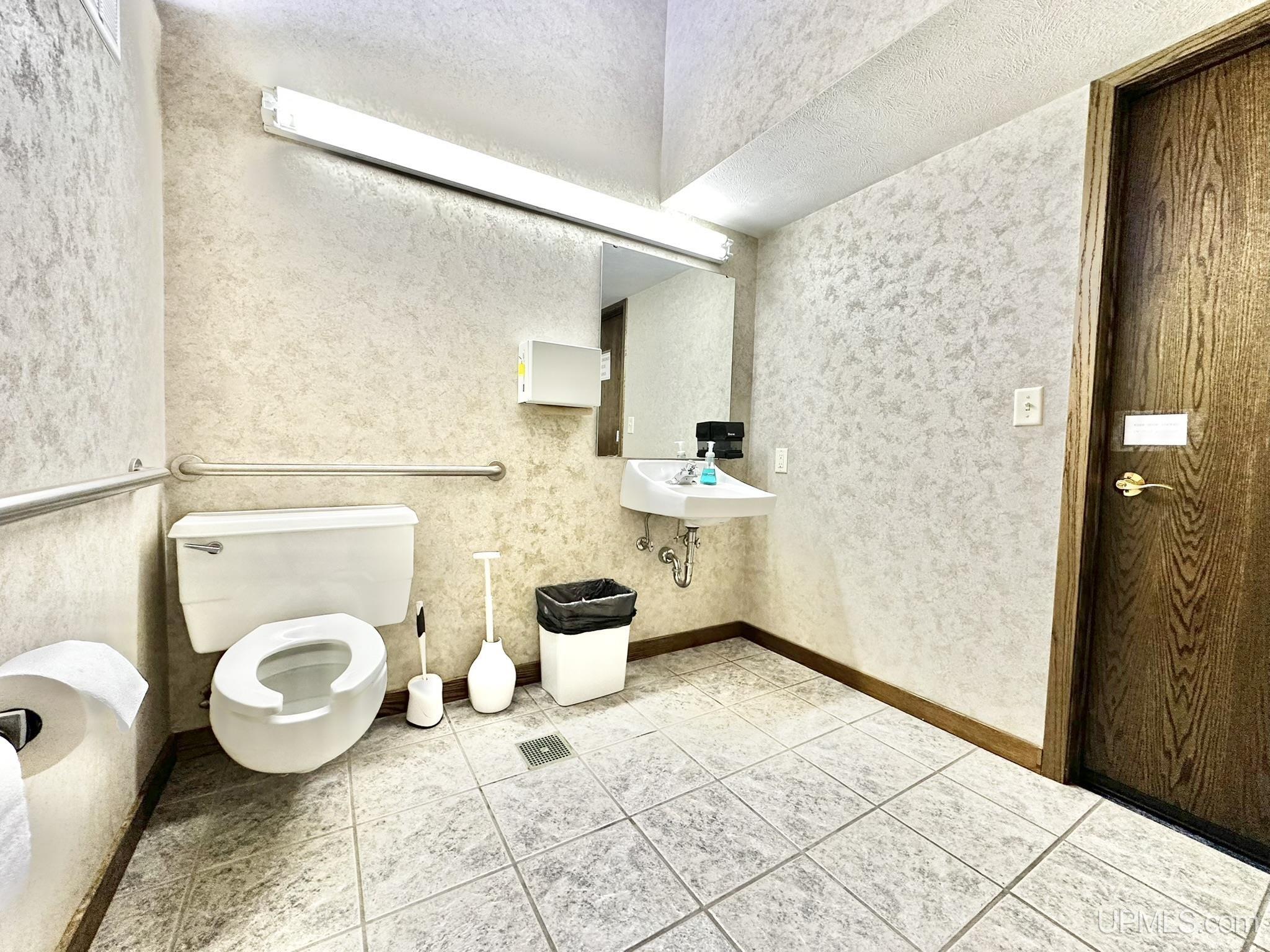 main property photo 12