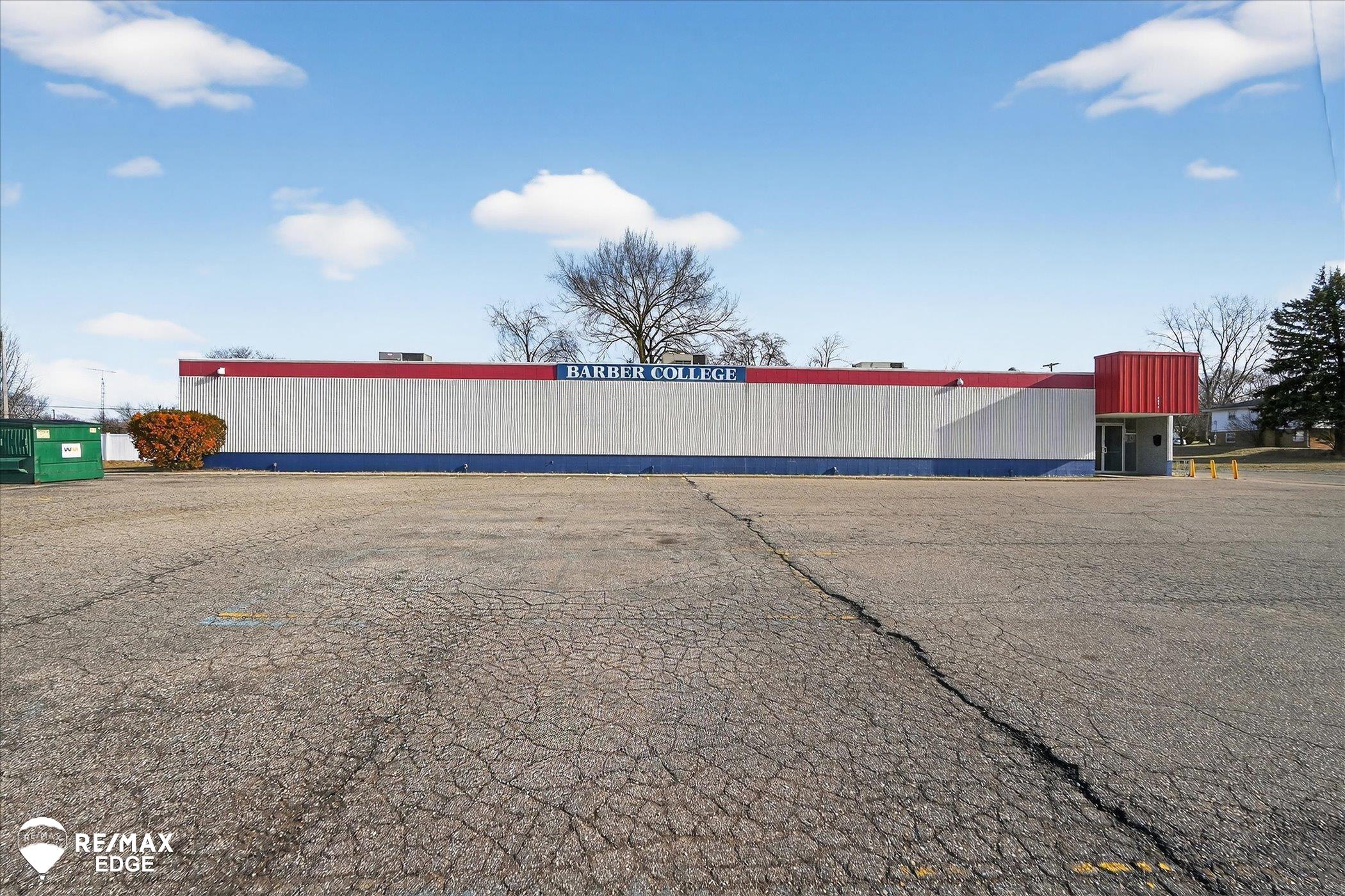 main property photo 28