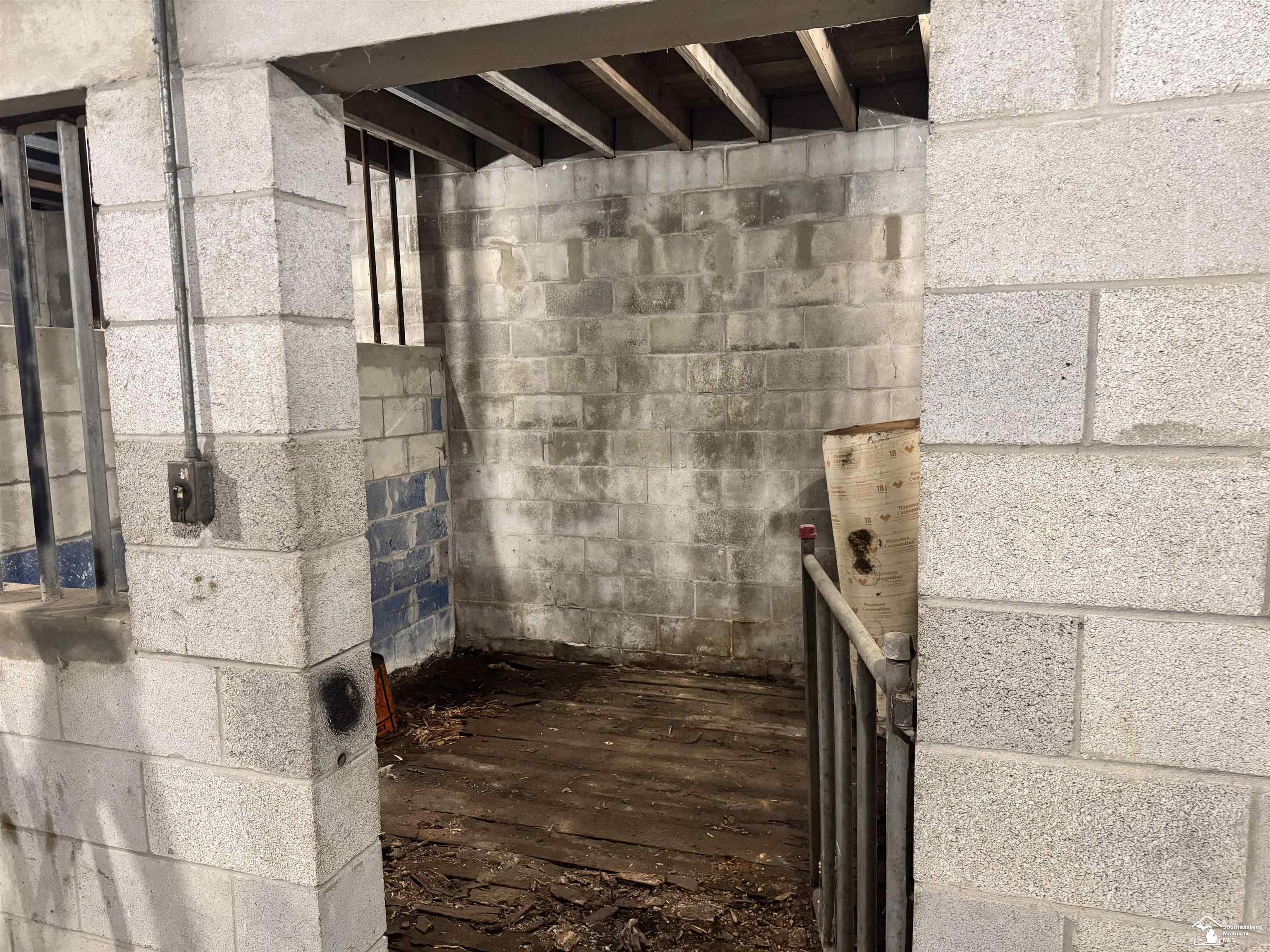 main property photo 29