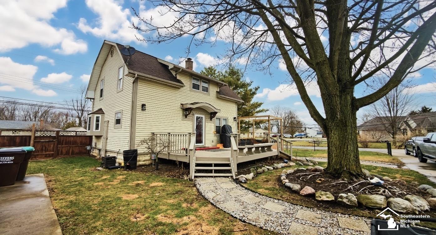 main property photo 25