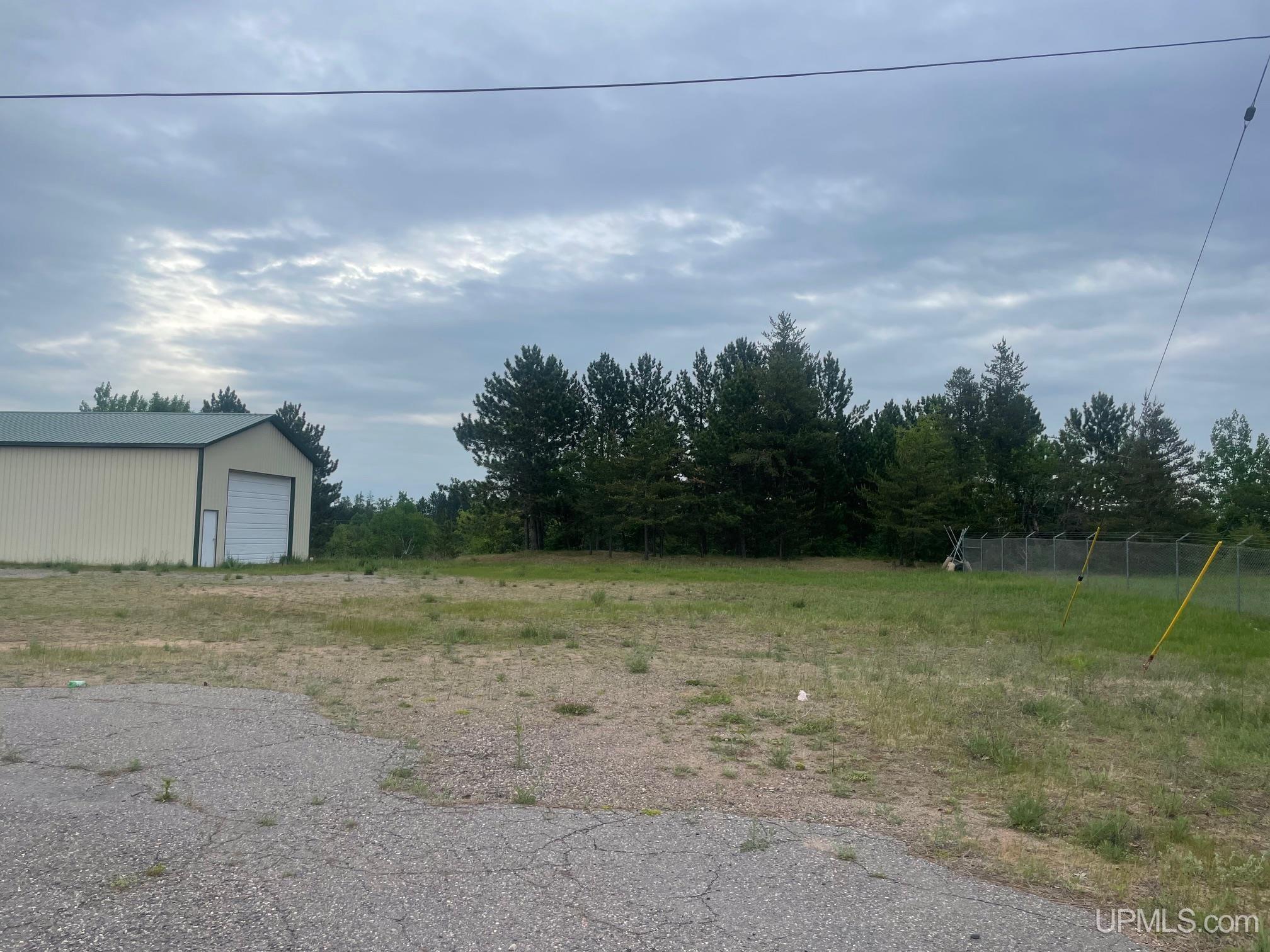 main property photo 16