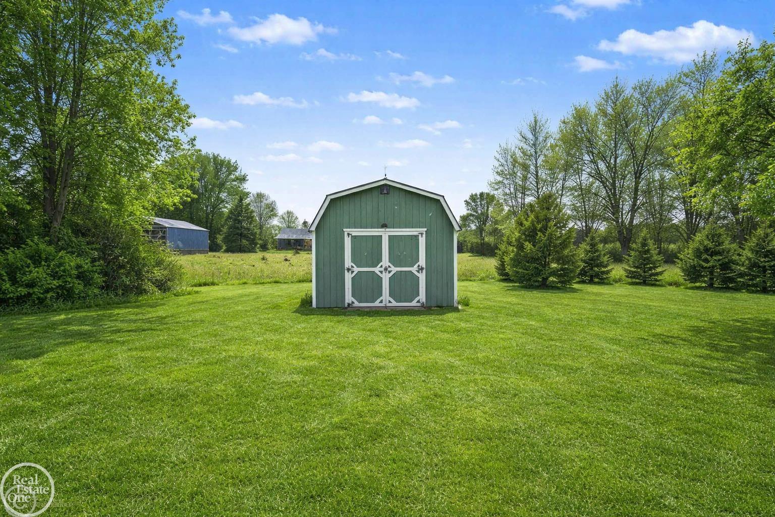 main property photo 14