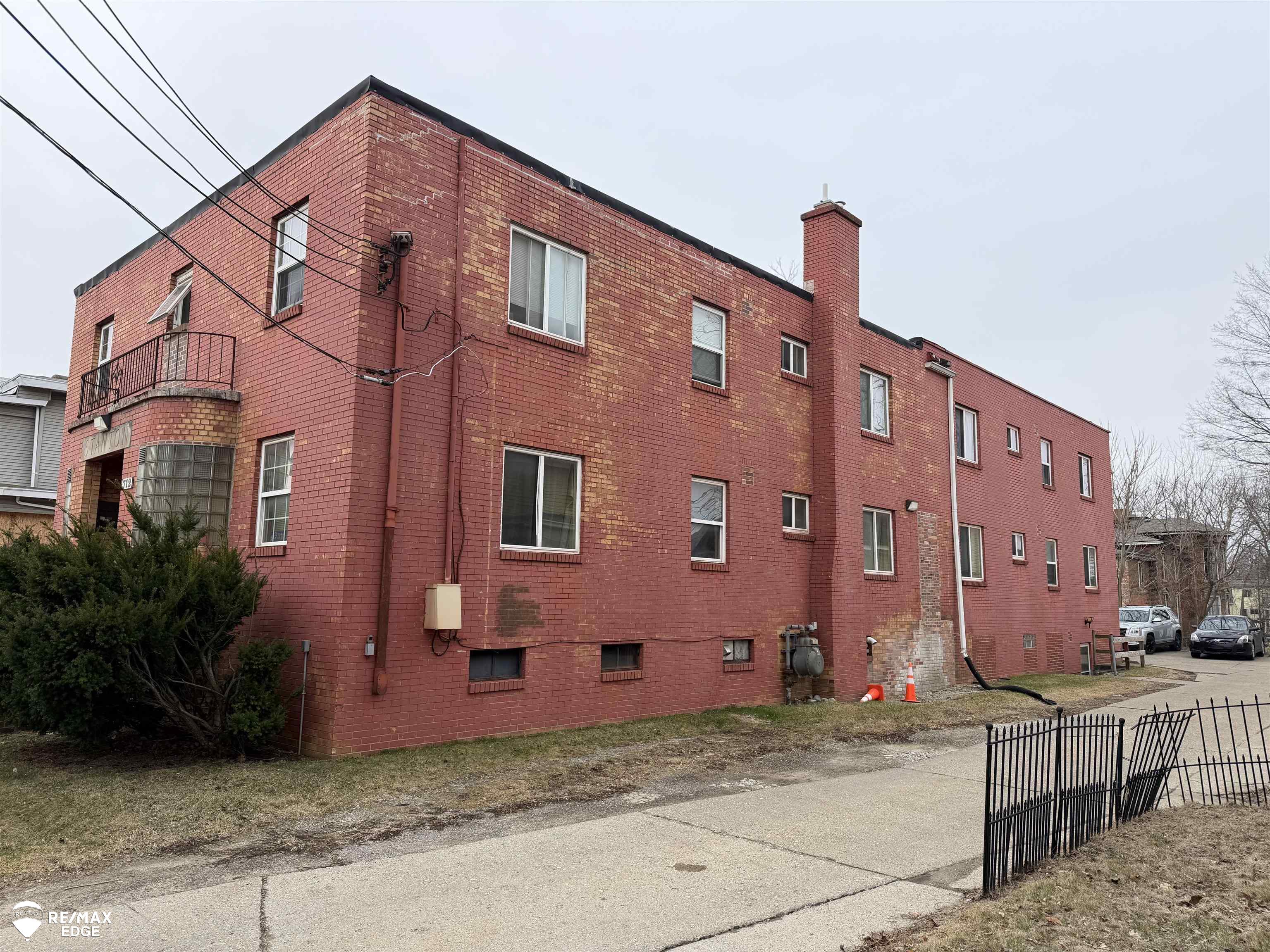 main property photo 4