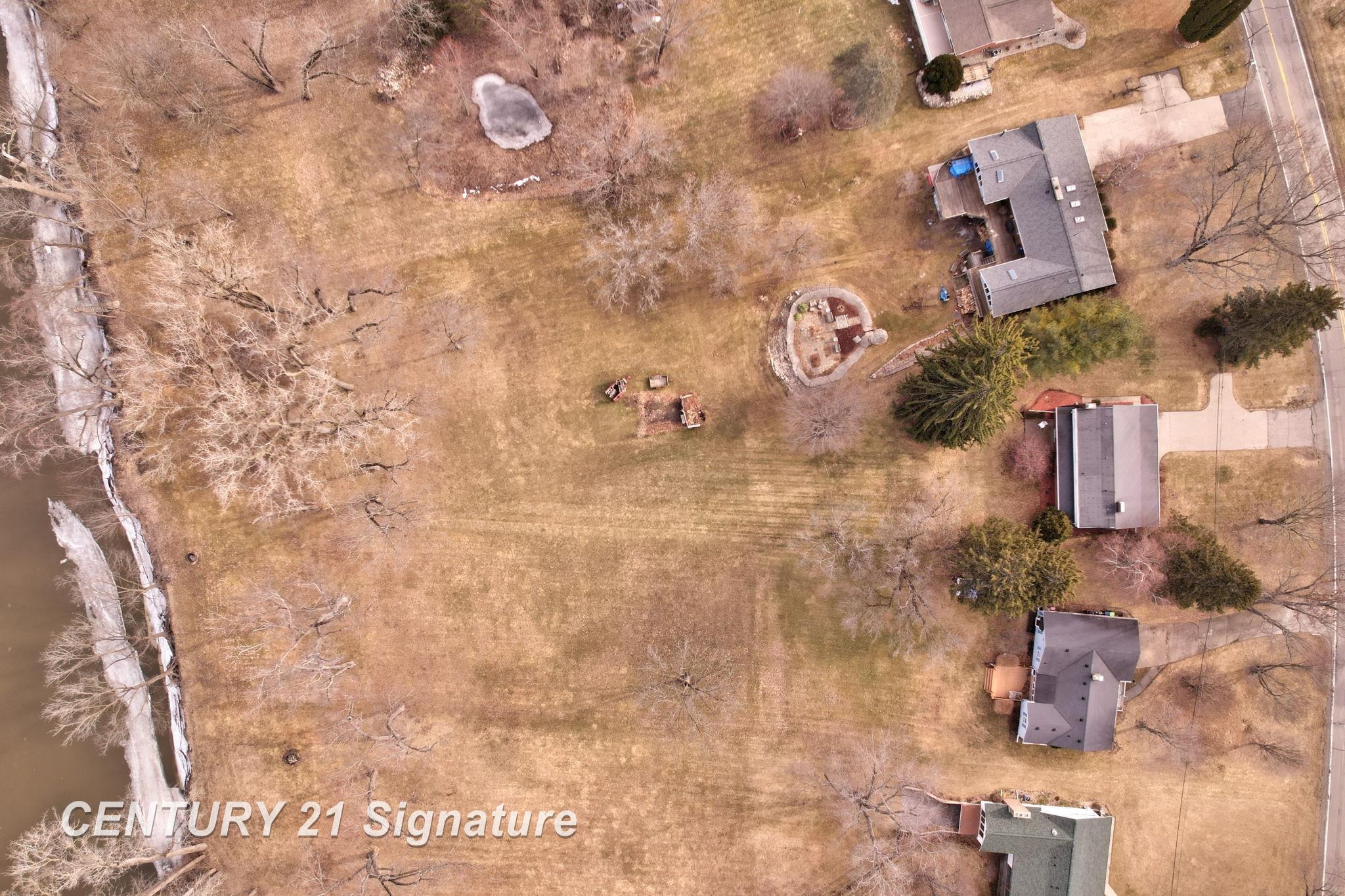 main property photo 45