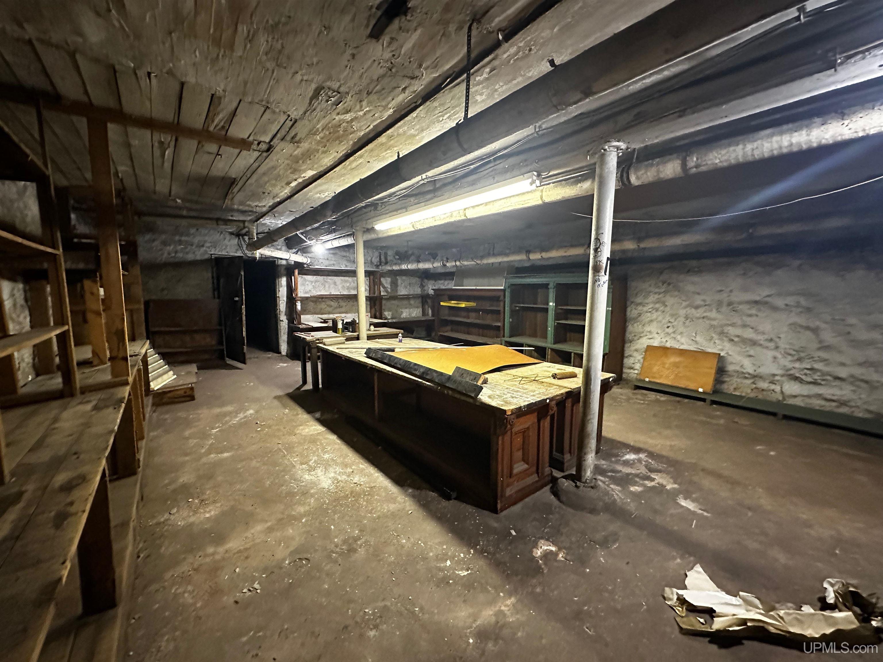main property photo 16