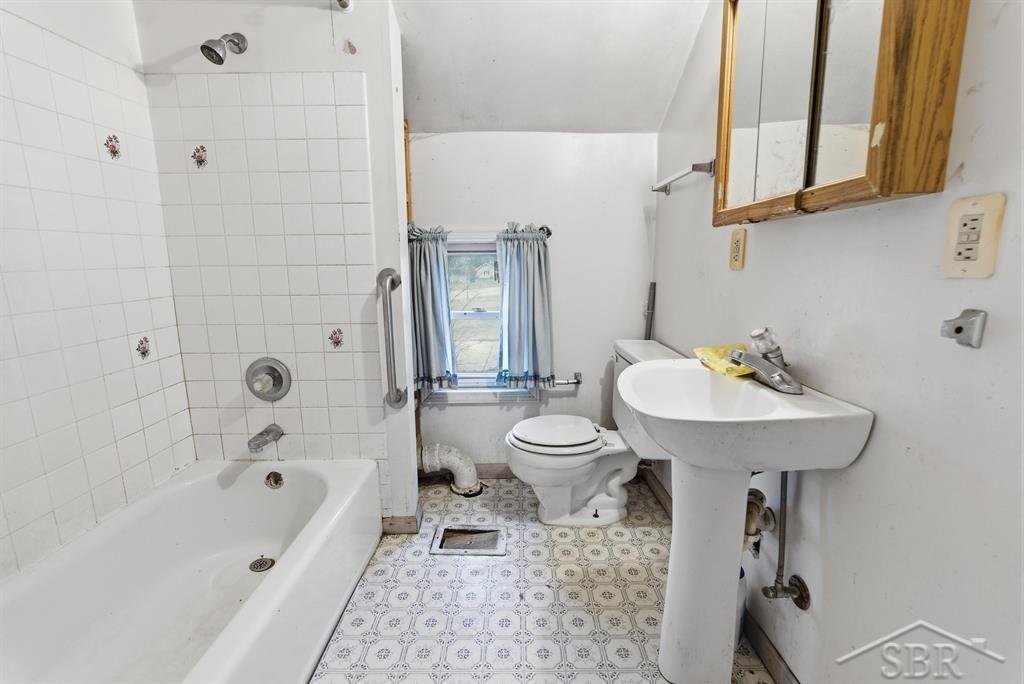 main property photo 14