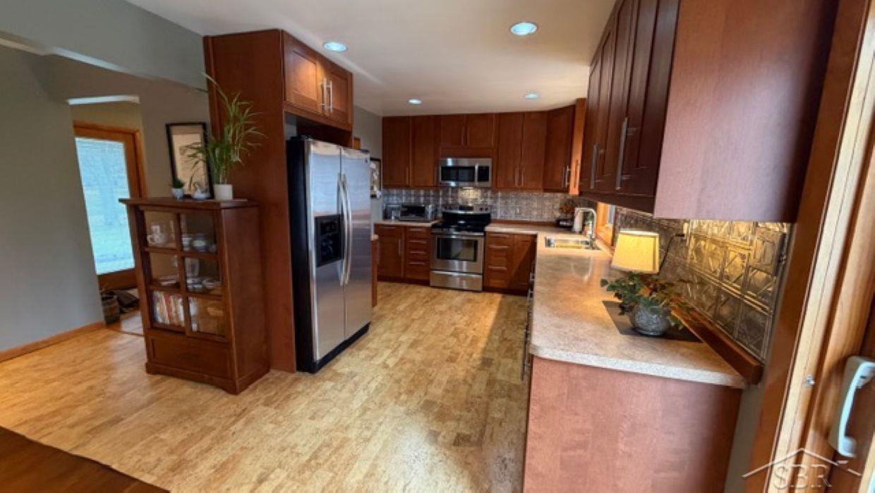 main property photo 8