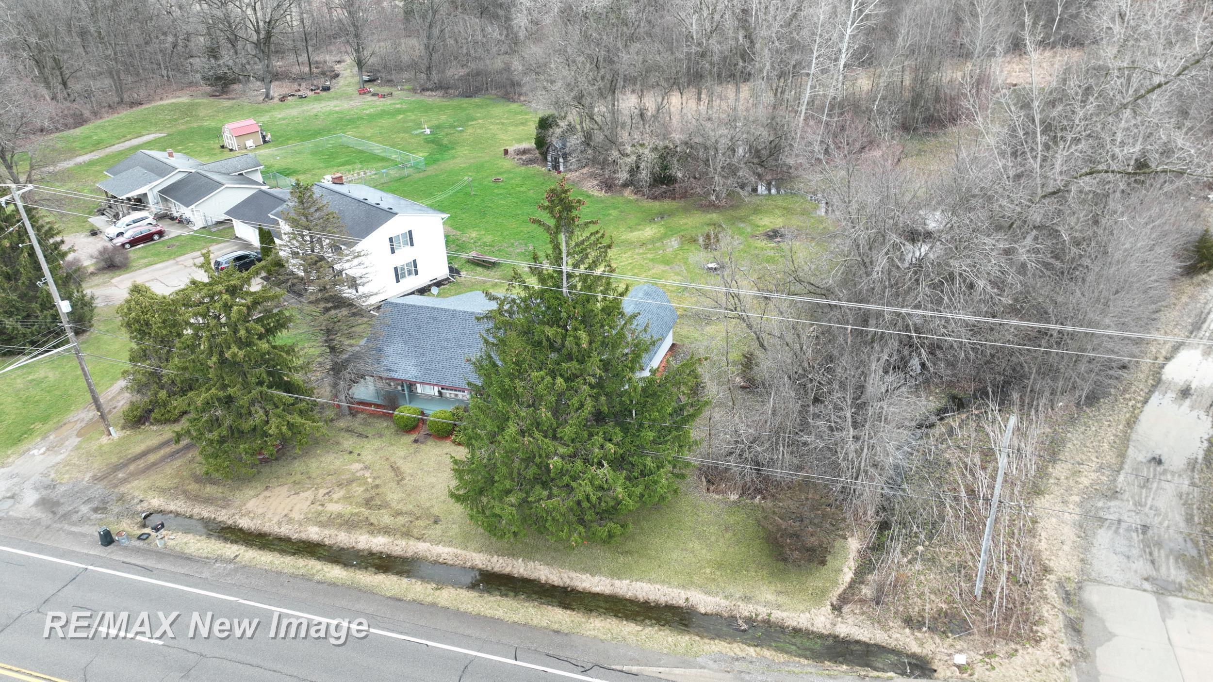 main property photo 33