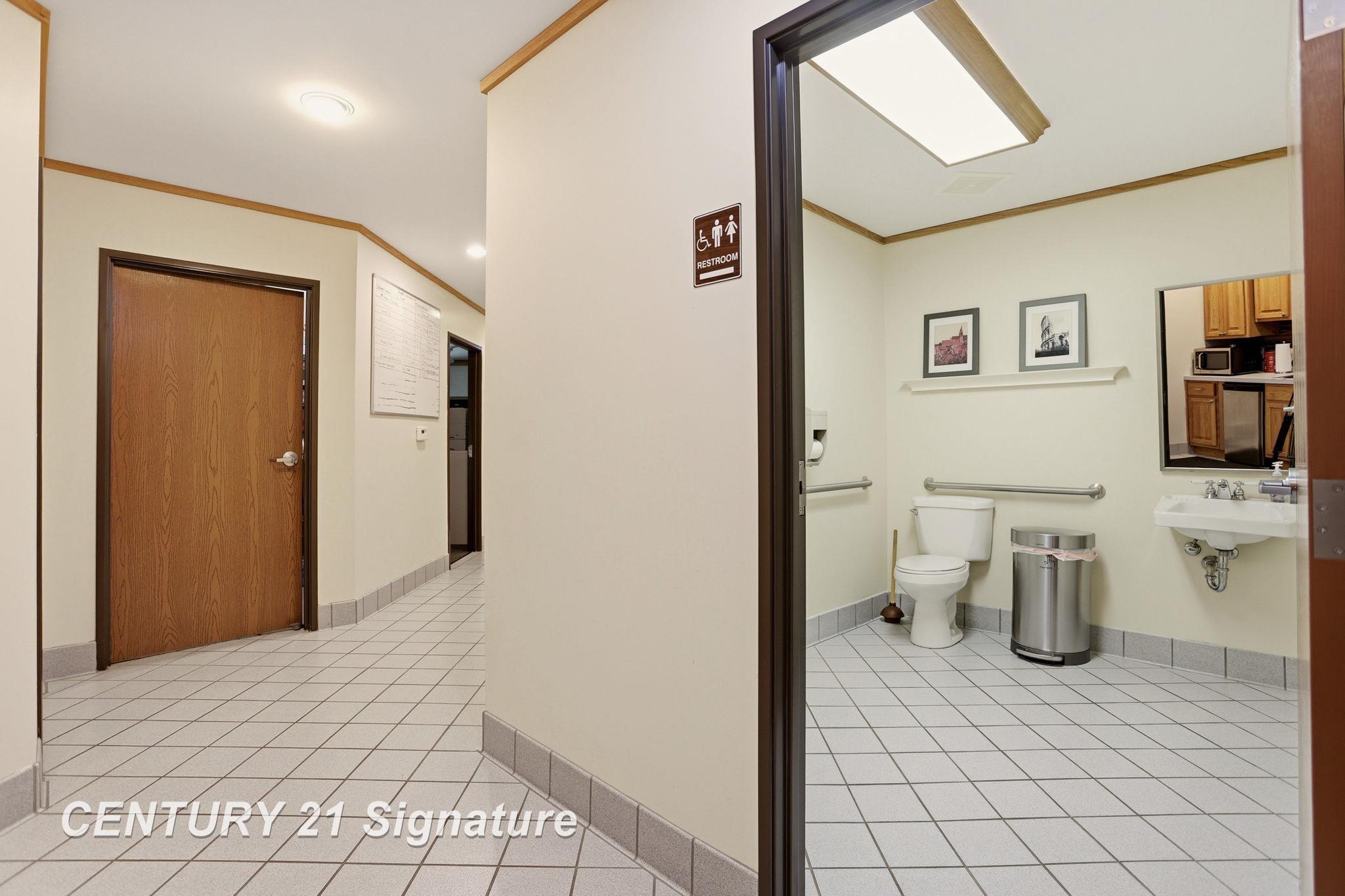 main property photo 8