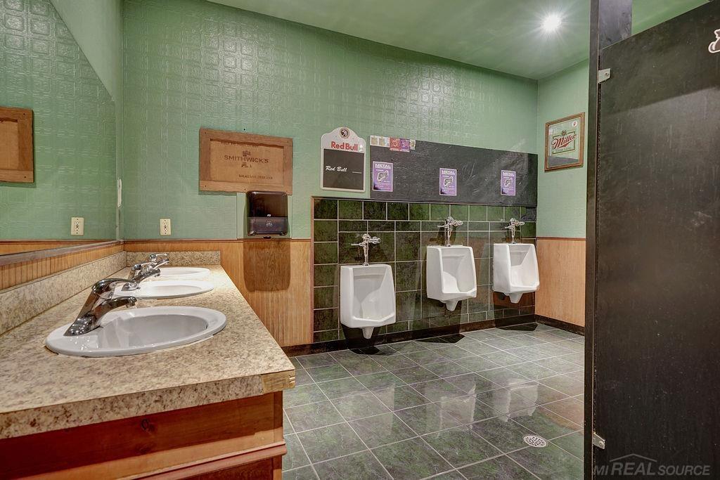 main property photo 16