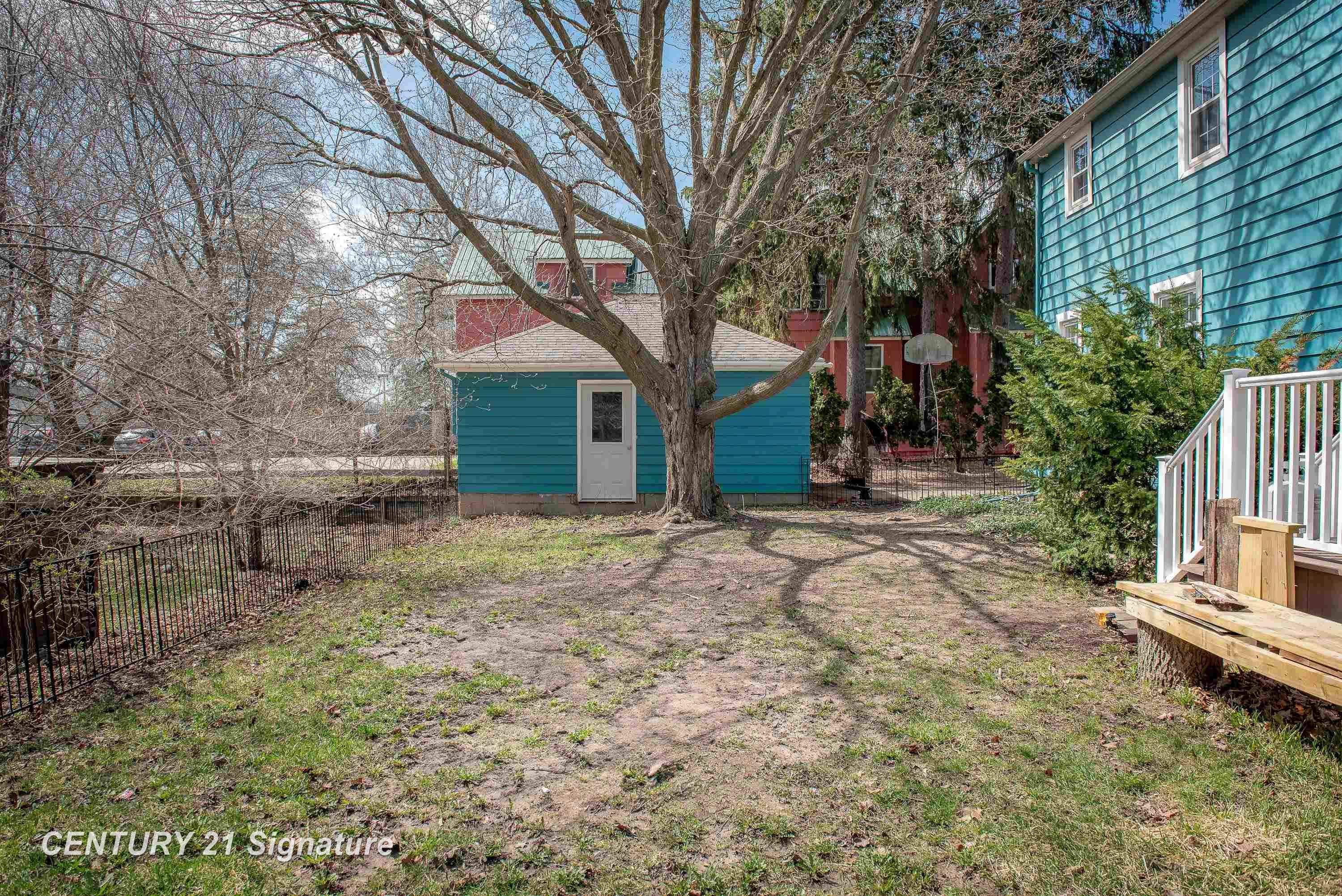 main property photo 31