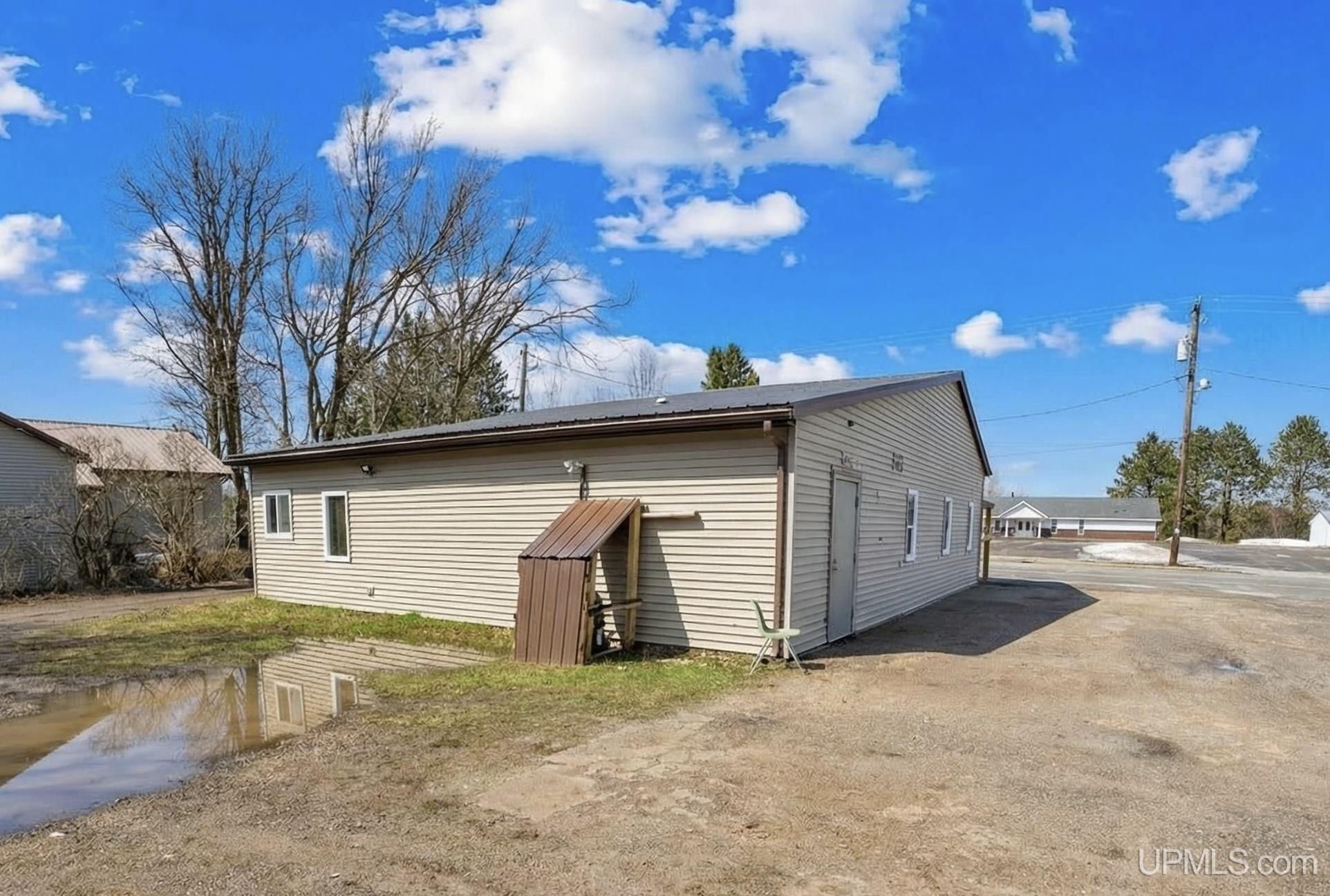 main property photo 24