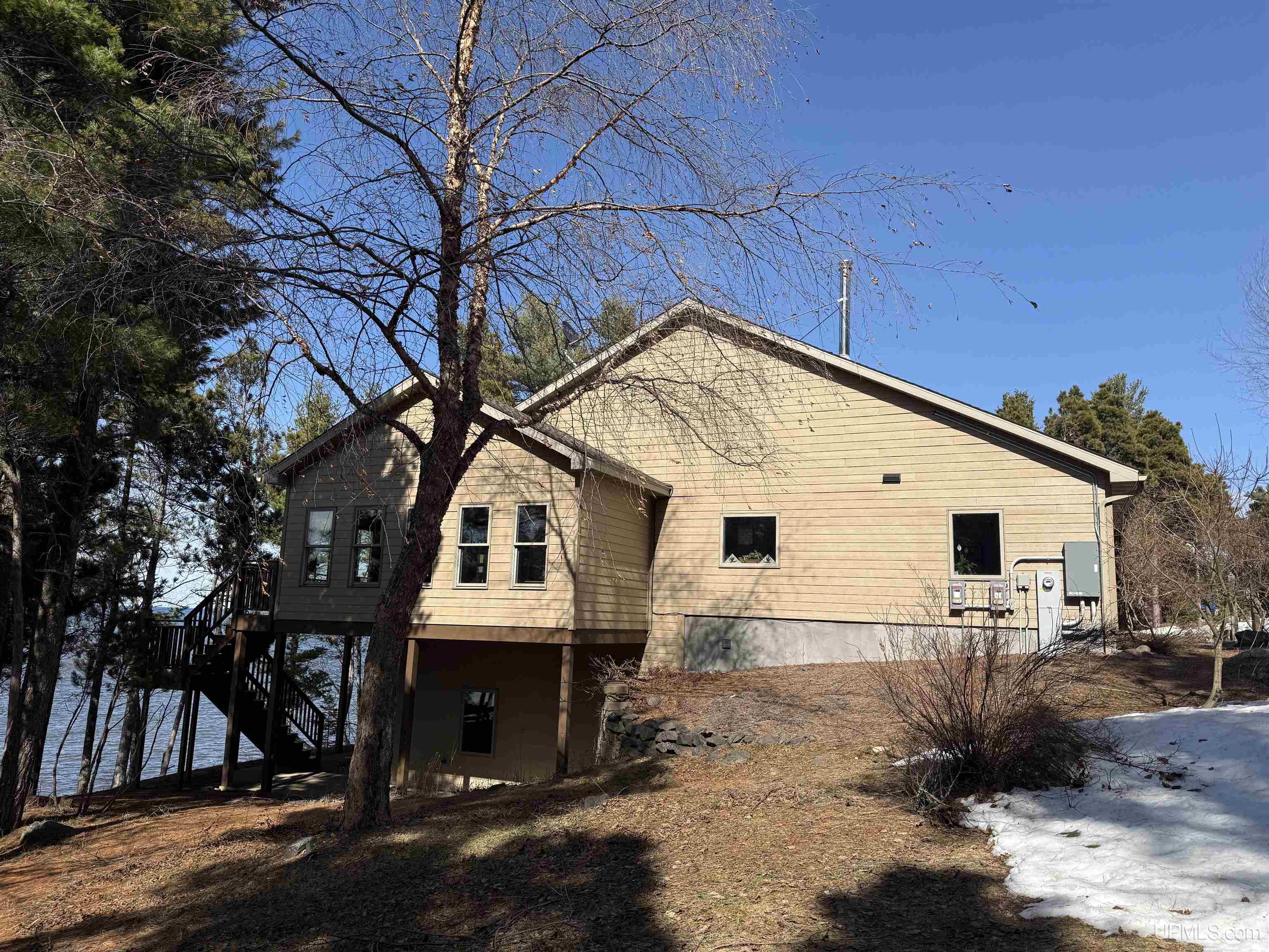 main property photo 20