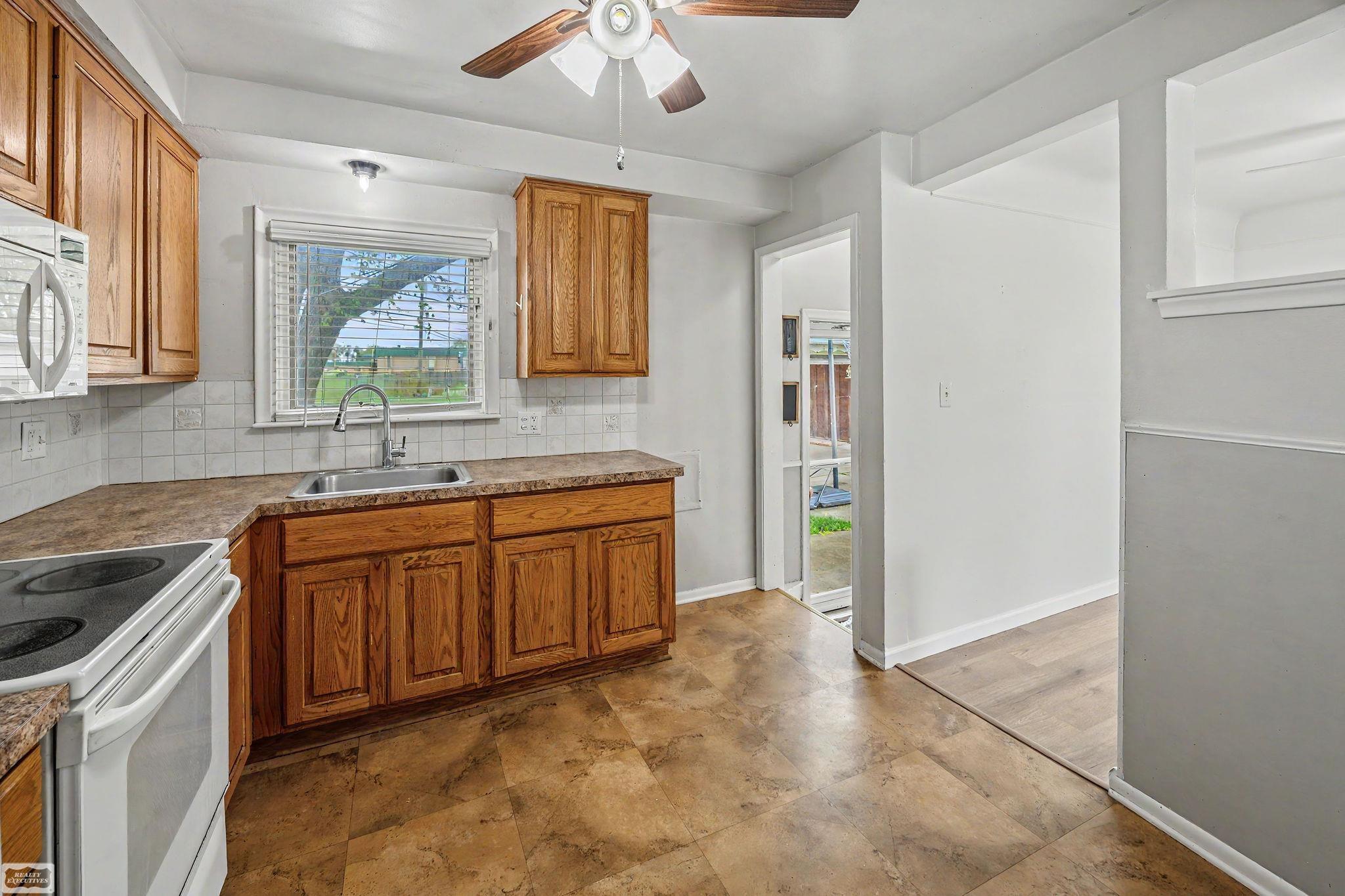 property viewer photo 7
