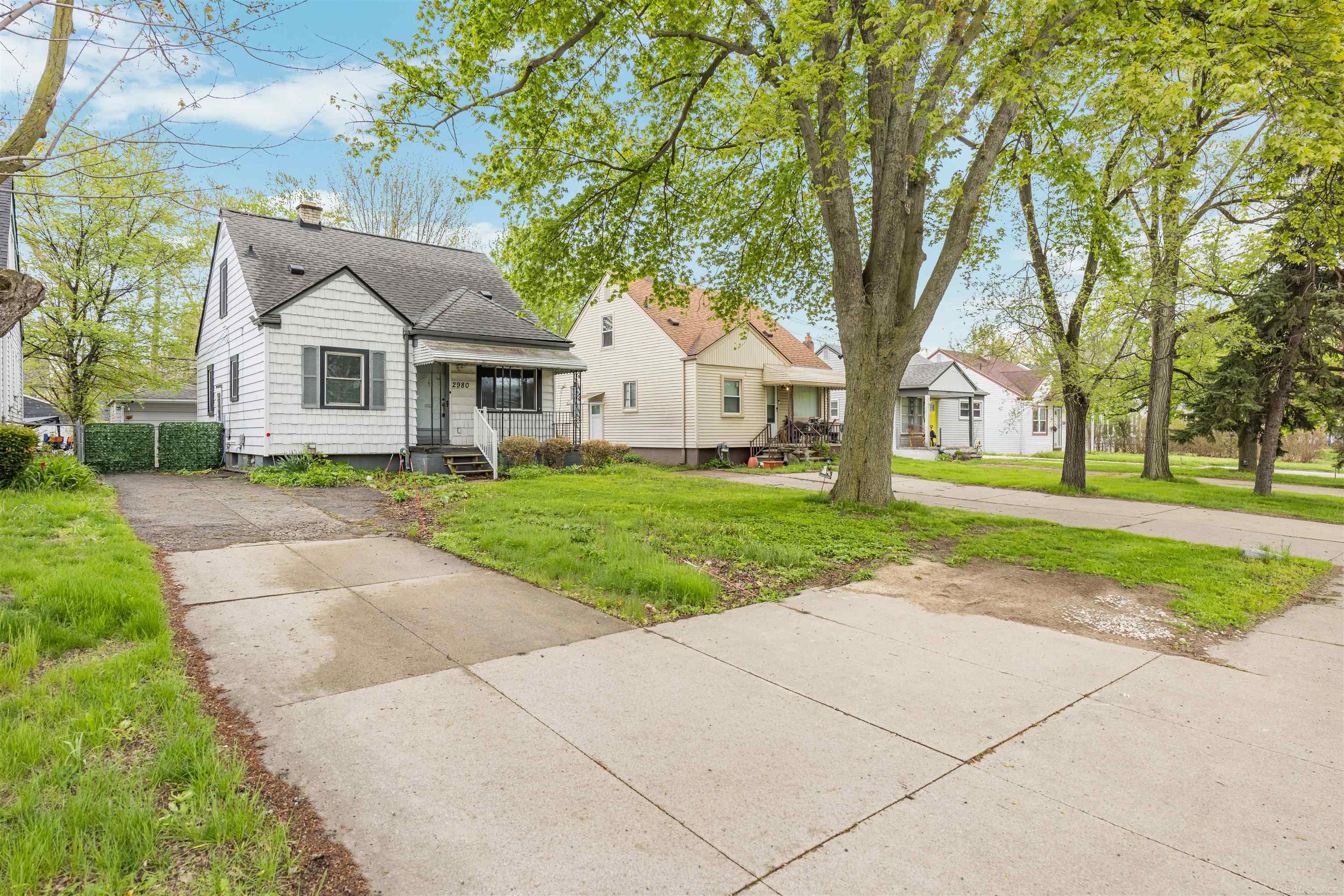 main property photo 33