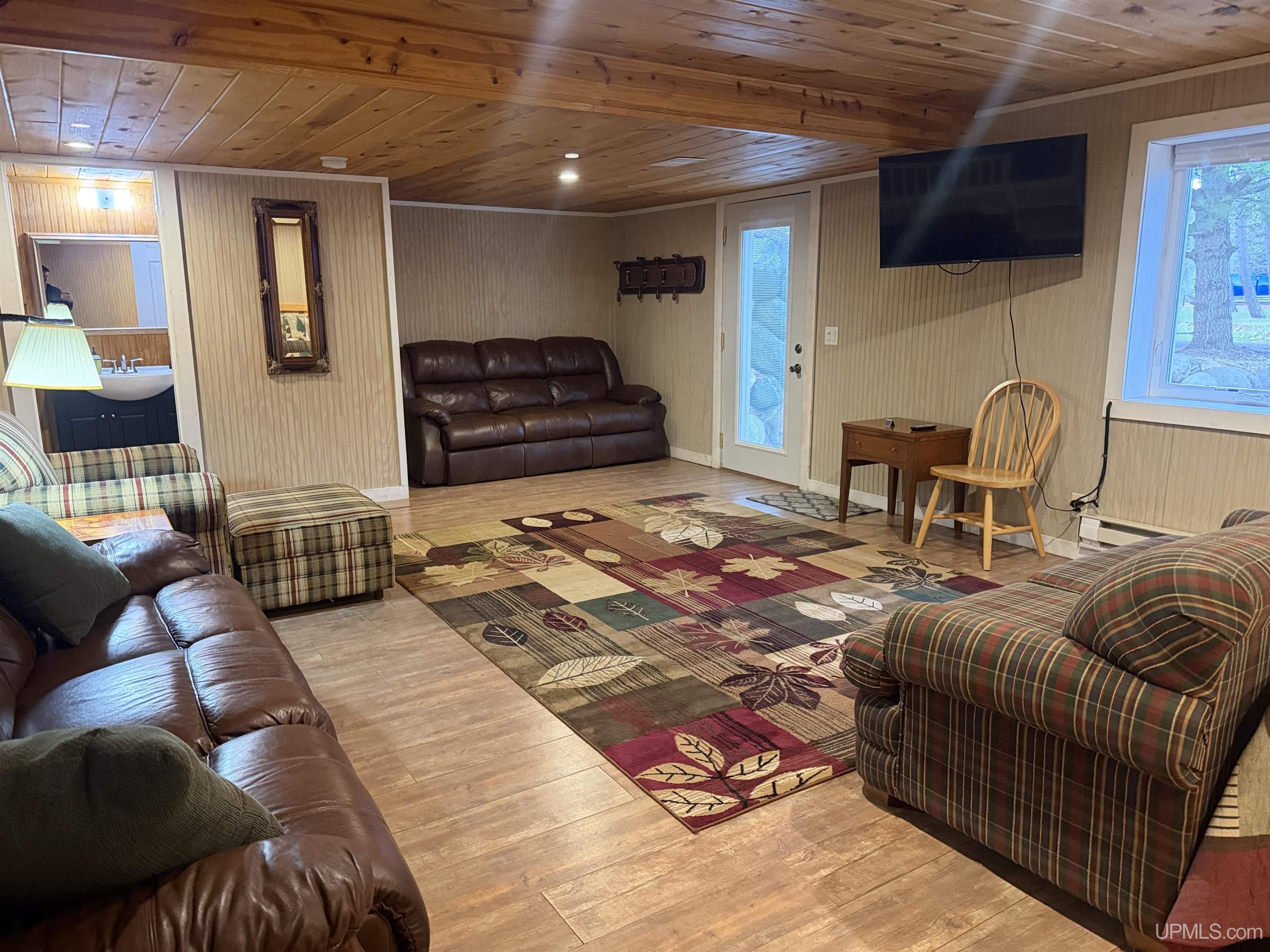 main property photo 59