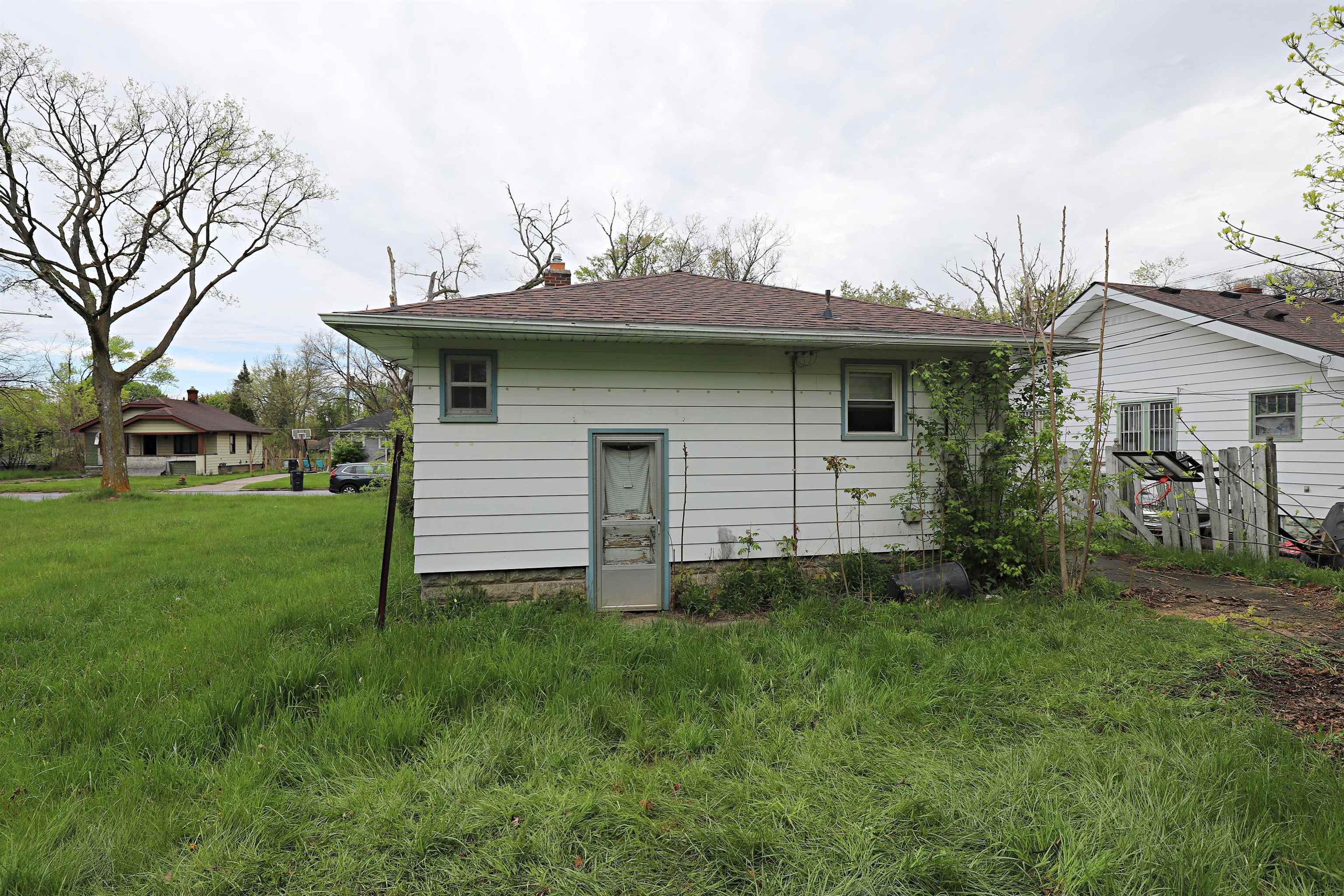 main property photo 13