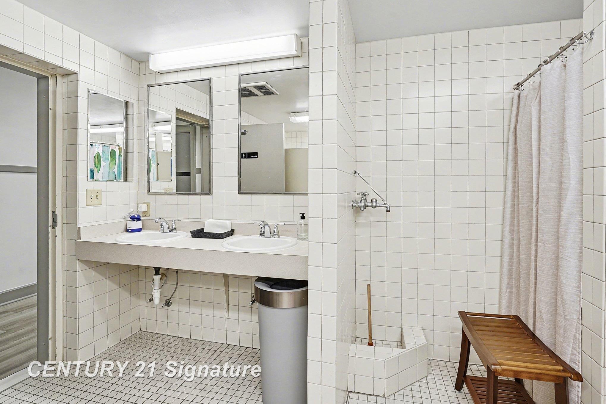 main property photo 70
