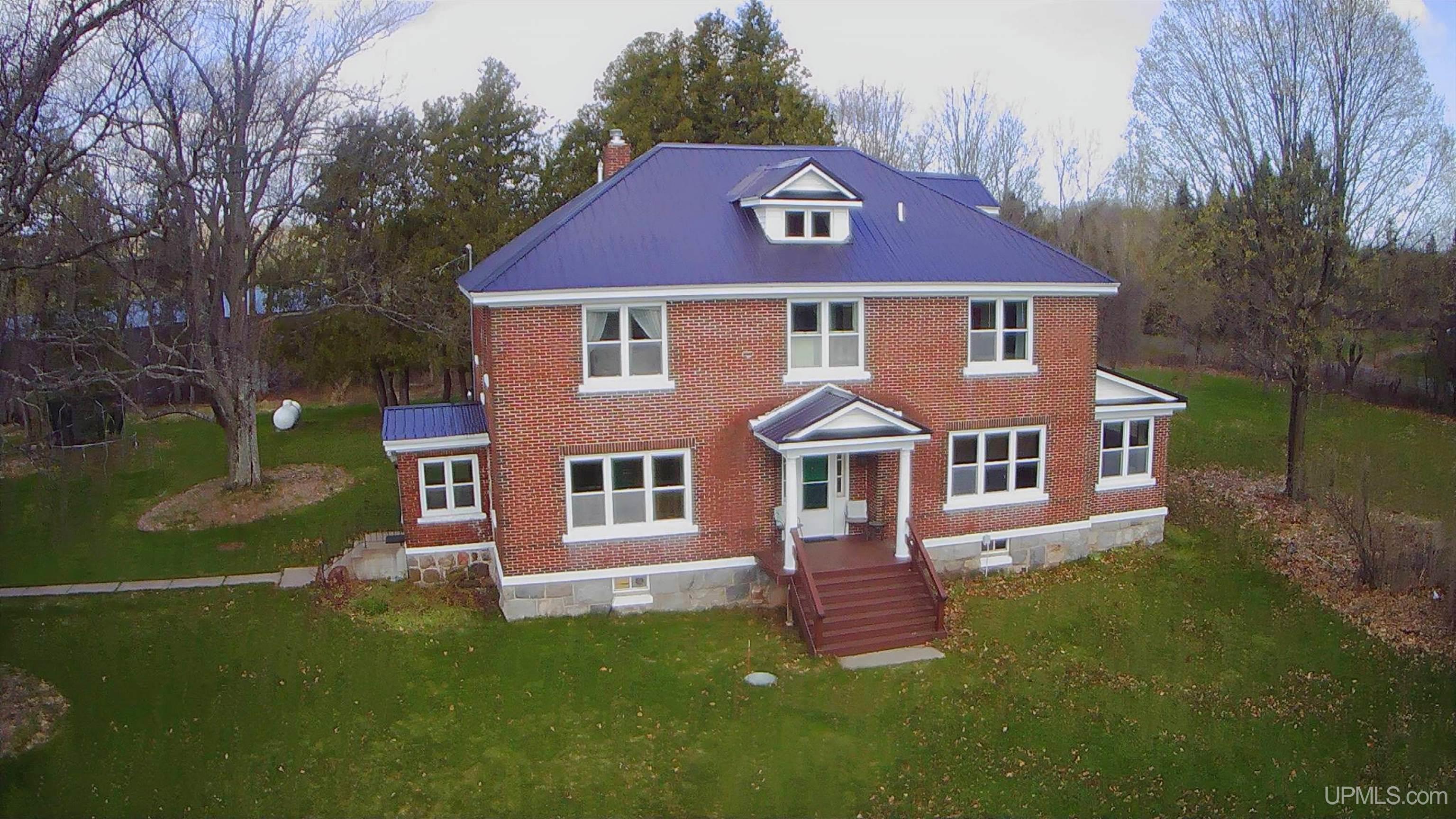 main property photo 6