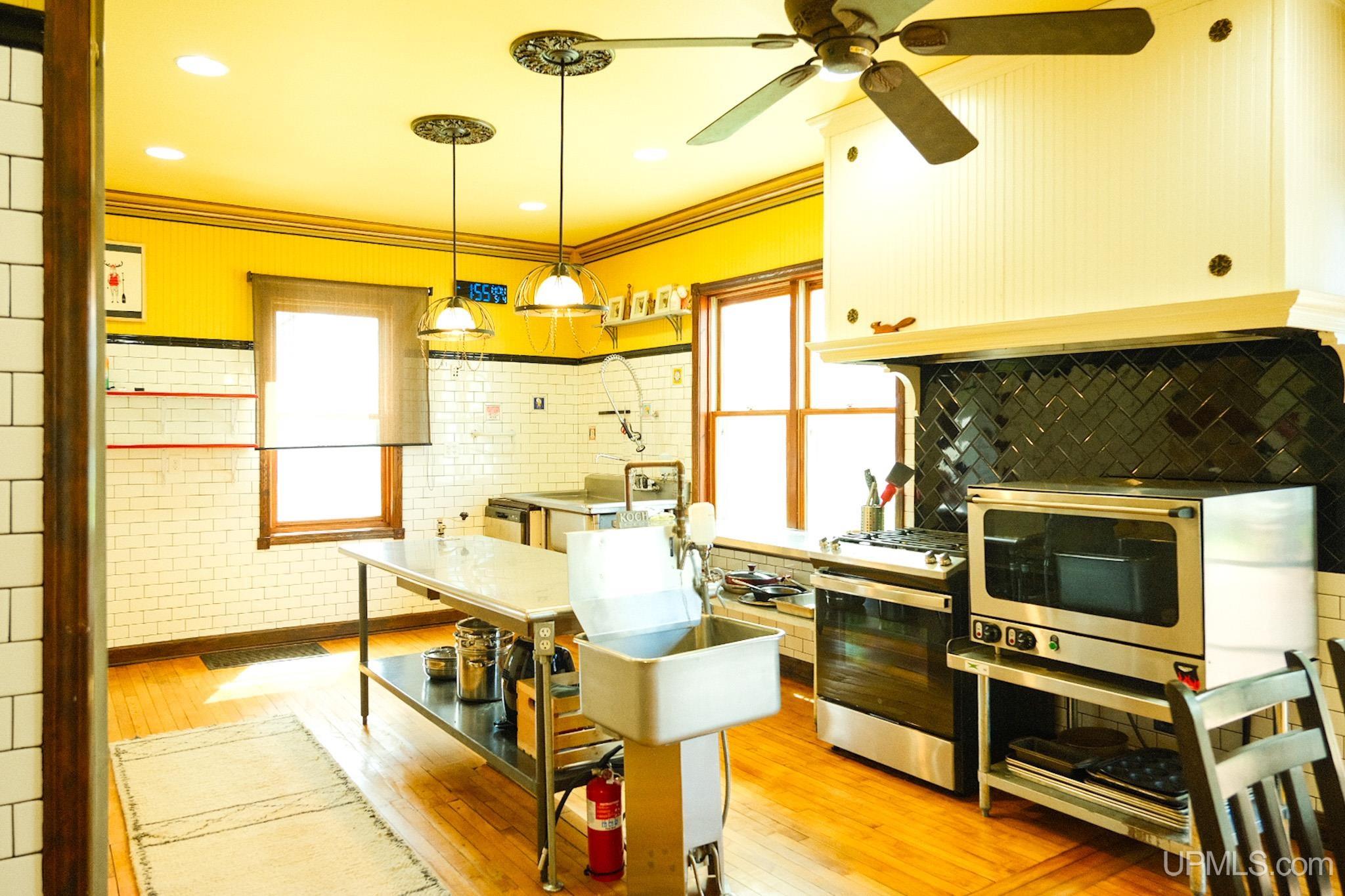 main property photo 8