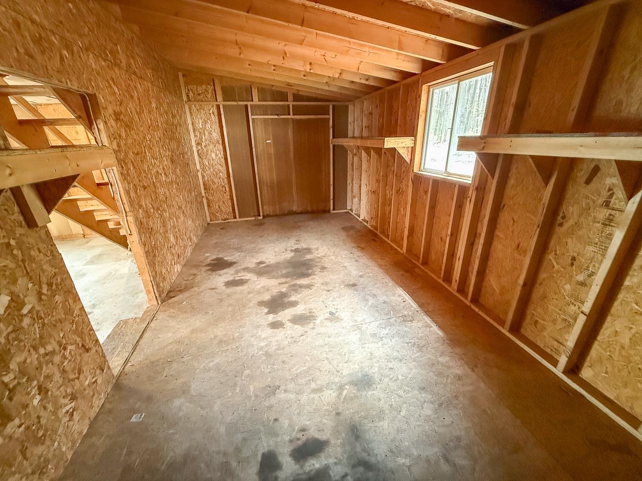 main property photo 31