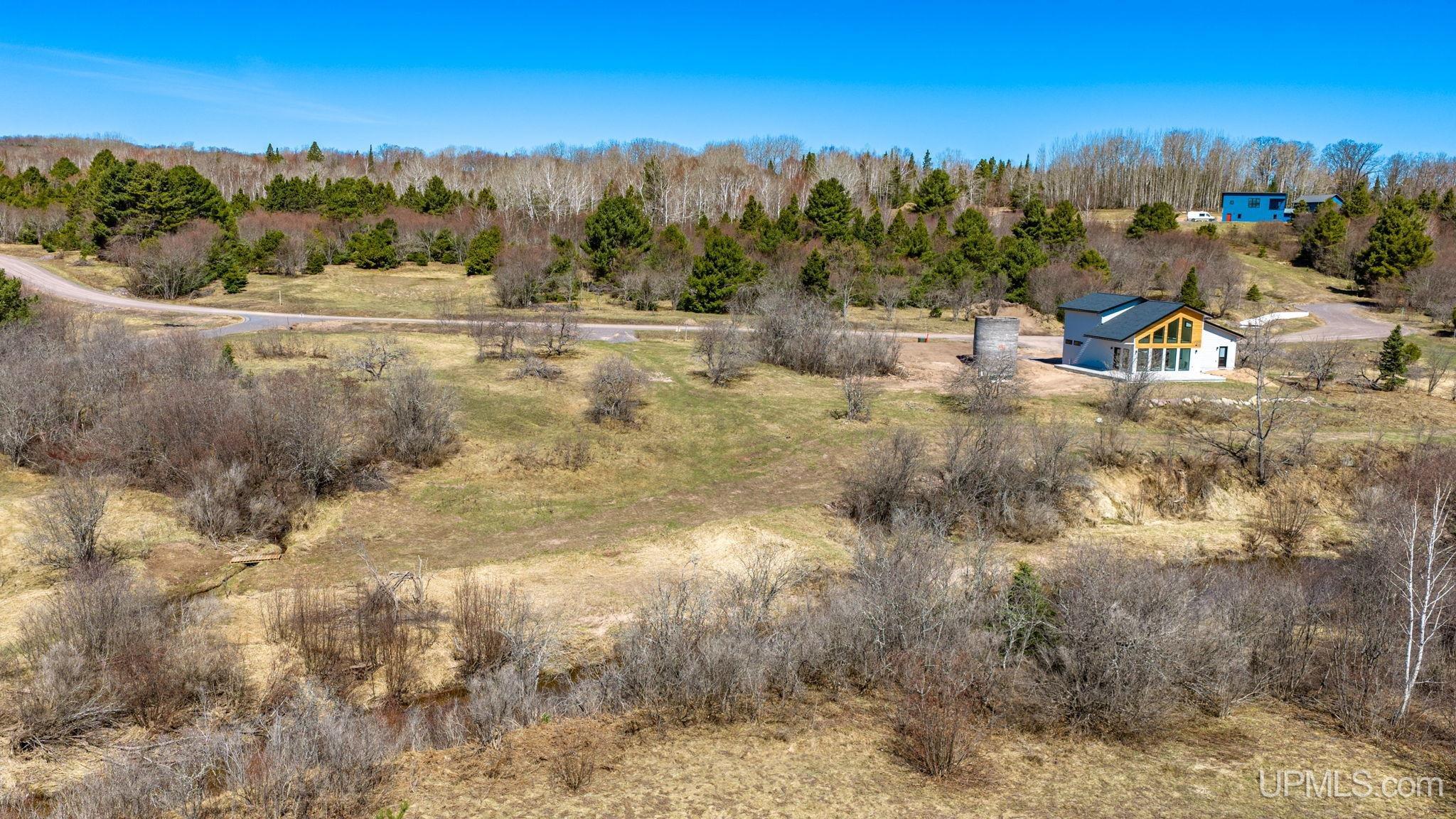 main property photo 13