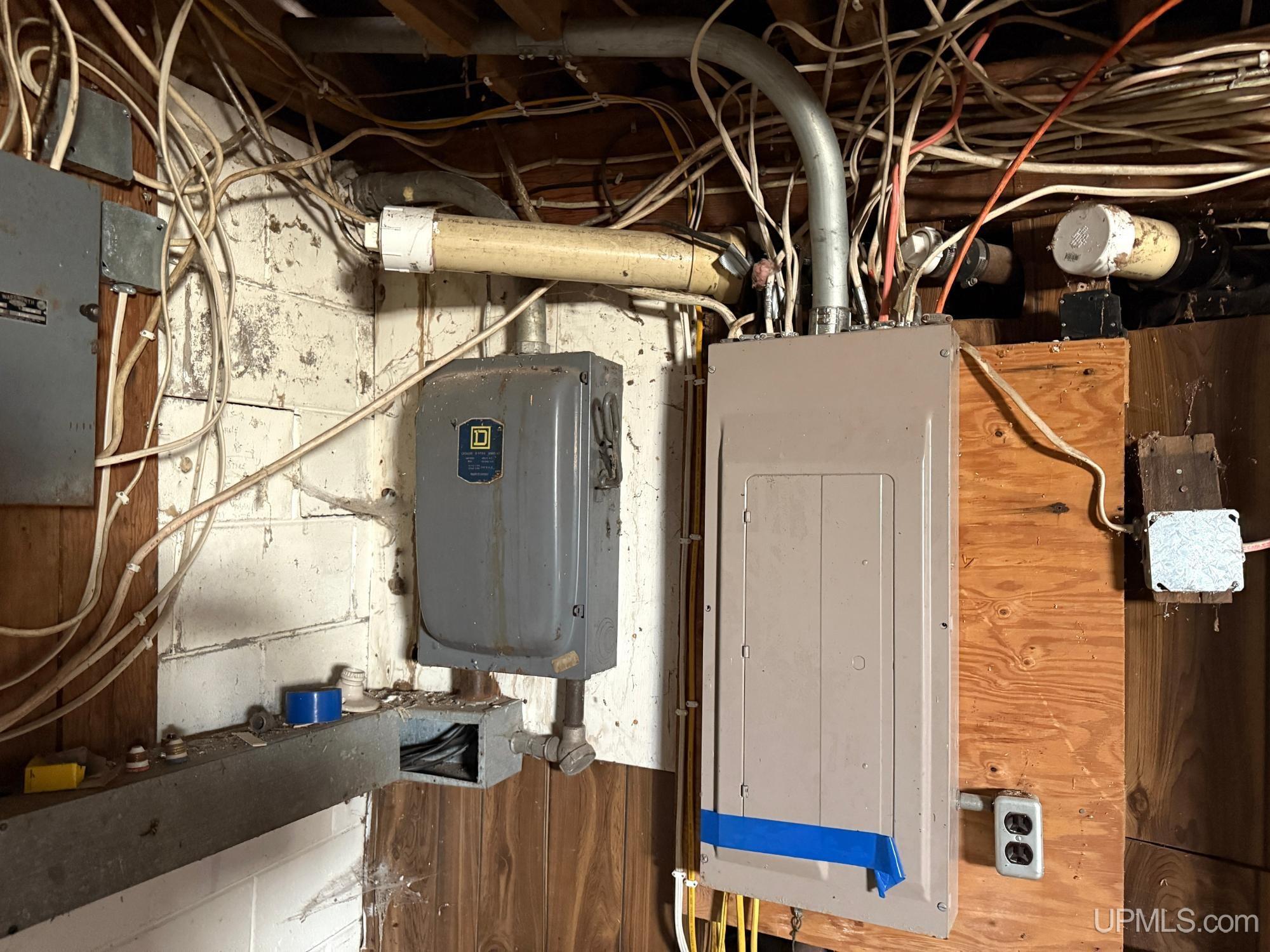 main property photo 33