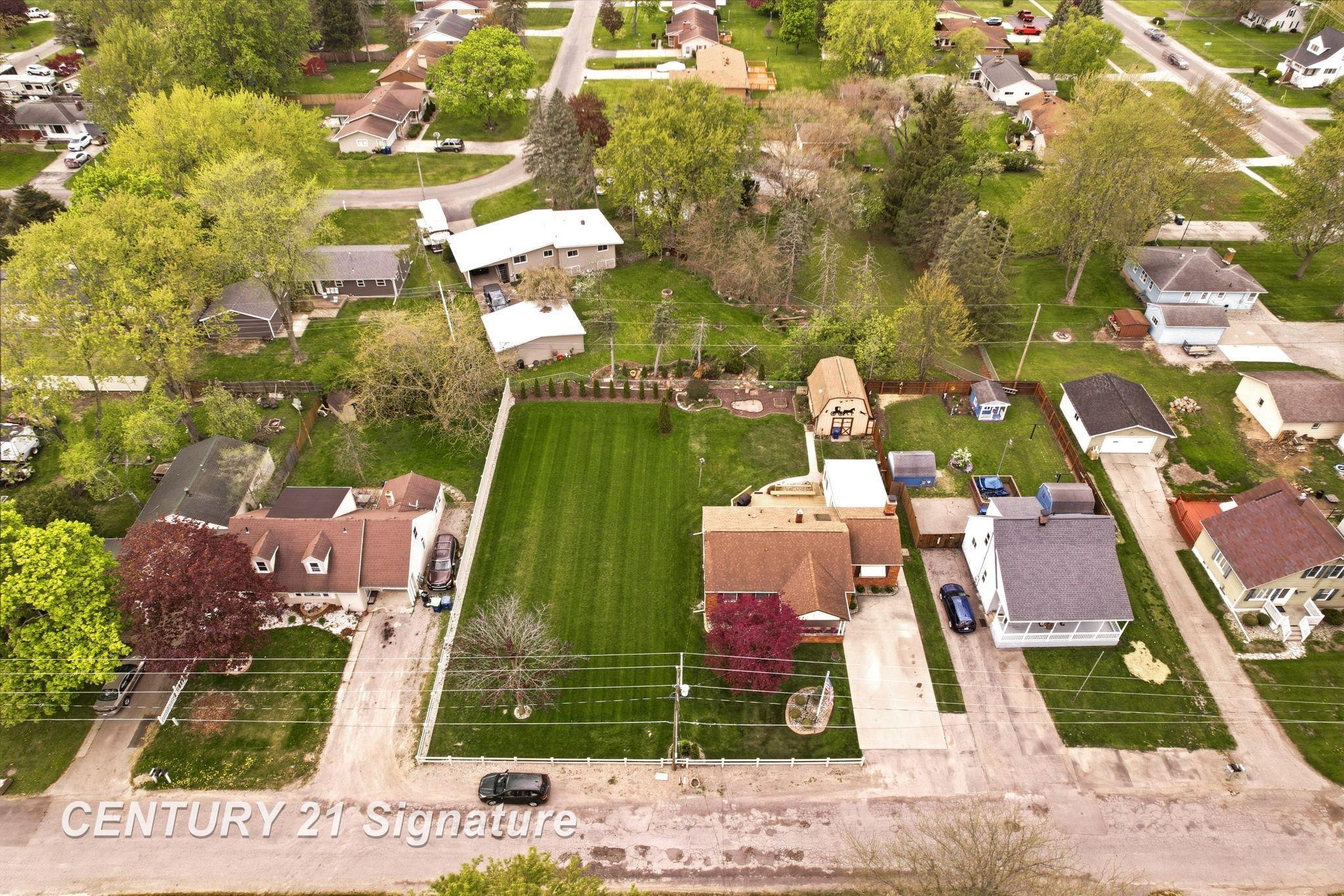 main property photo 45