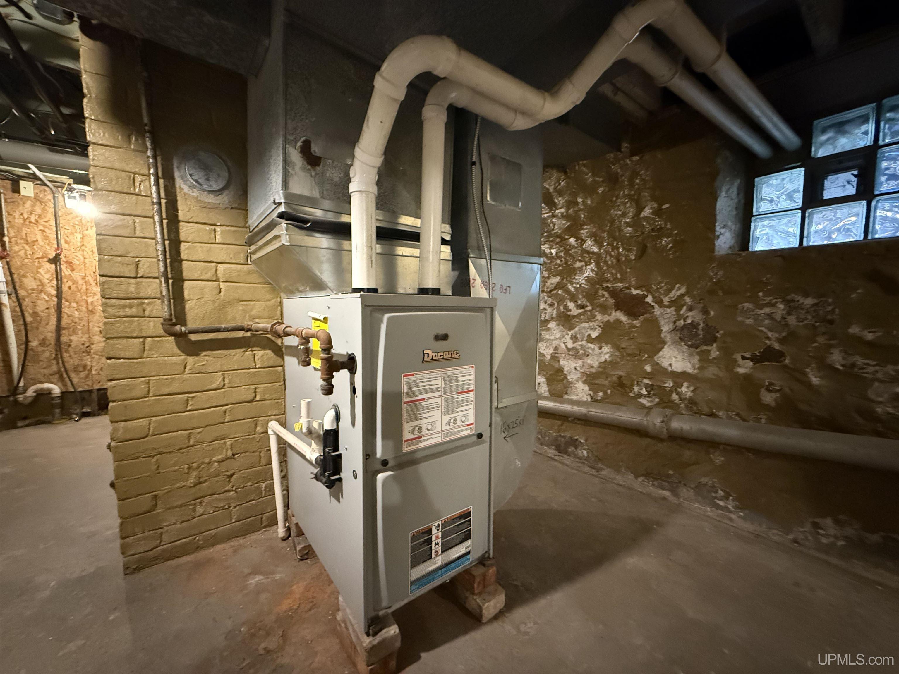 main property photo 40
