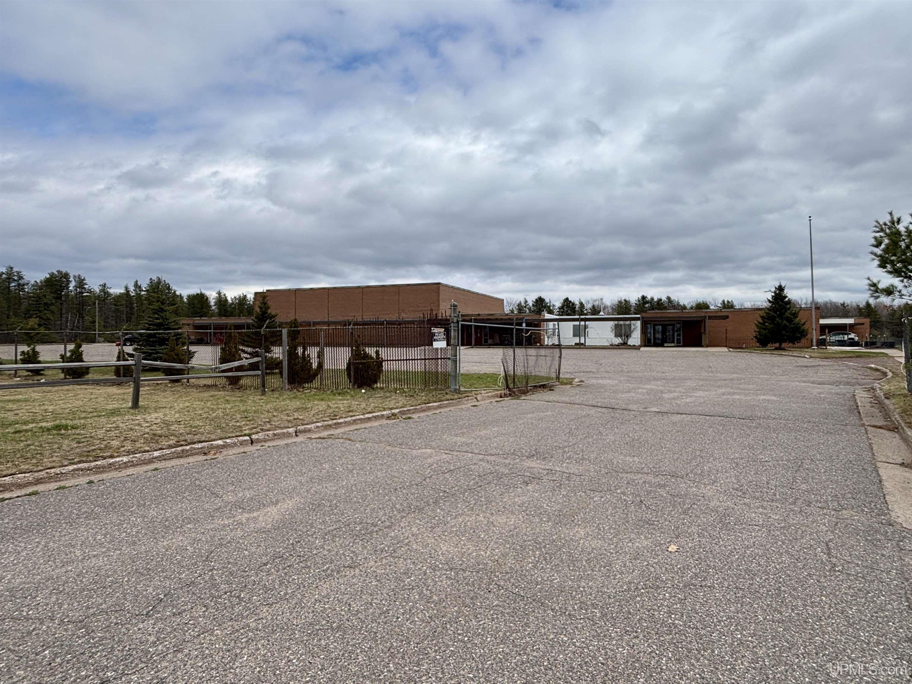 main property photo 48