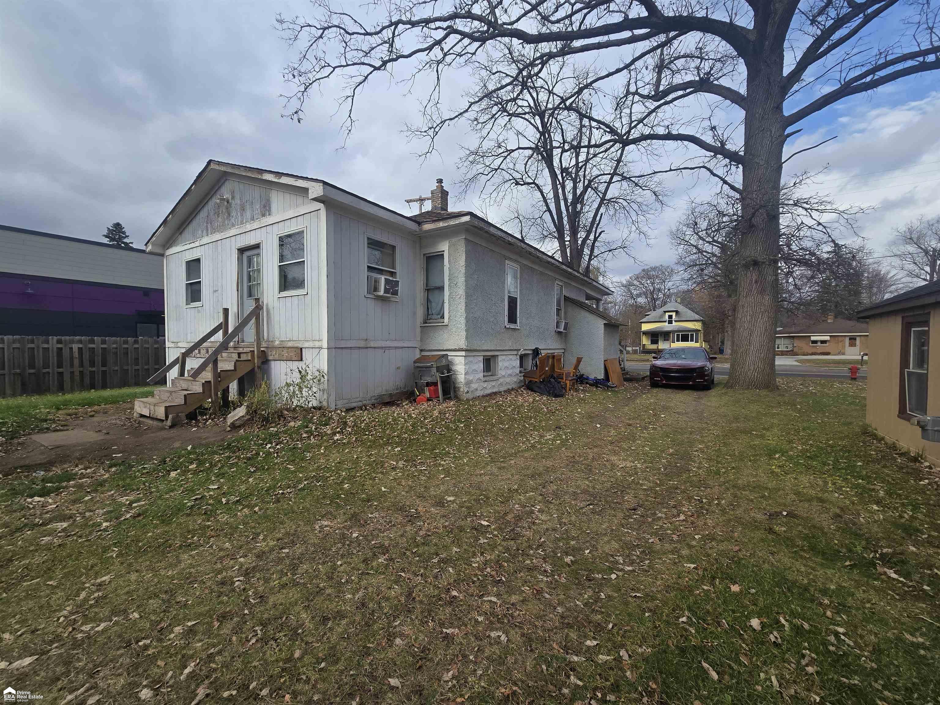 main property photo 9