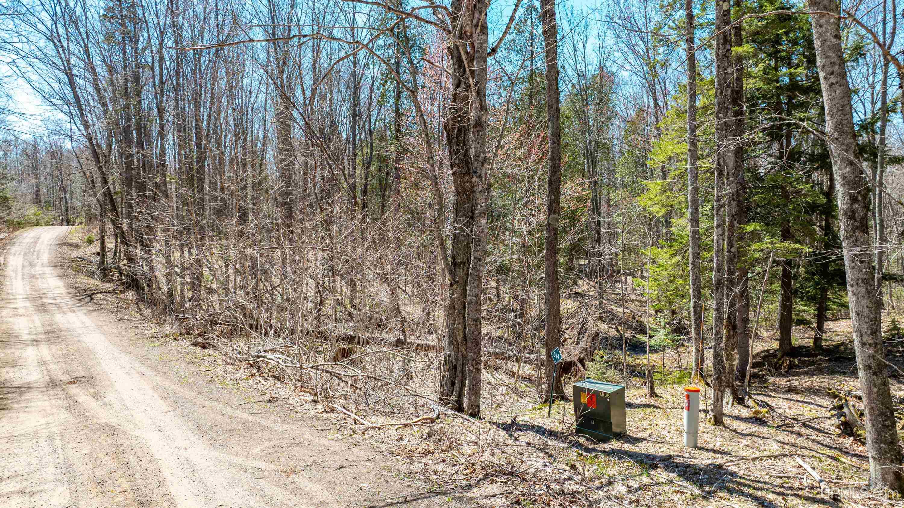 main property photo 40
