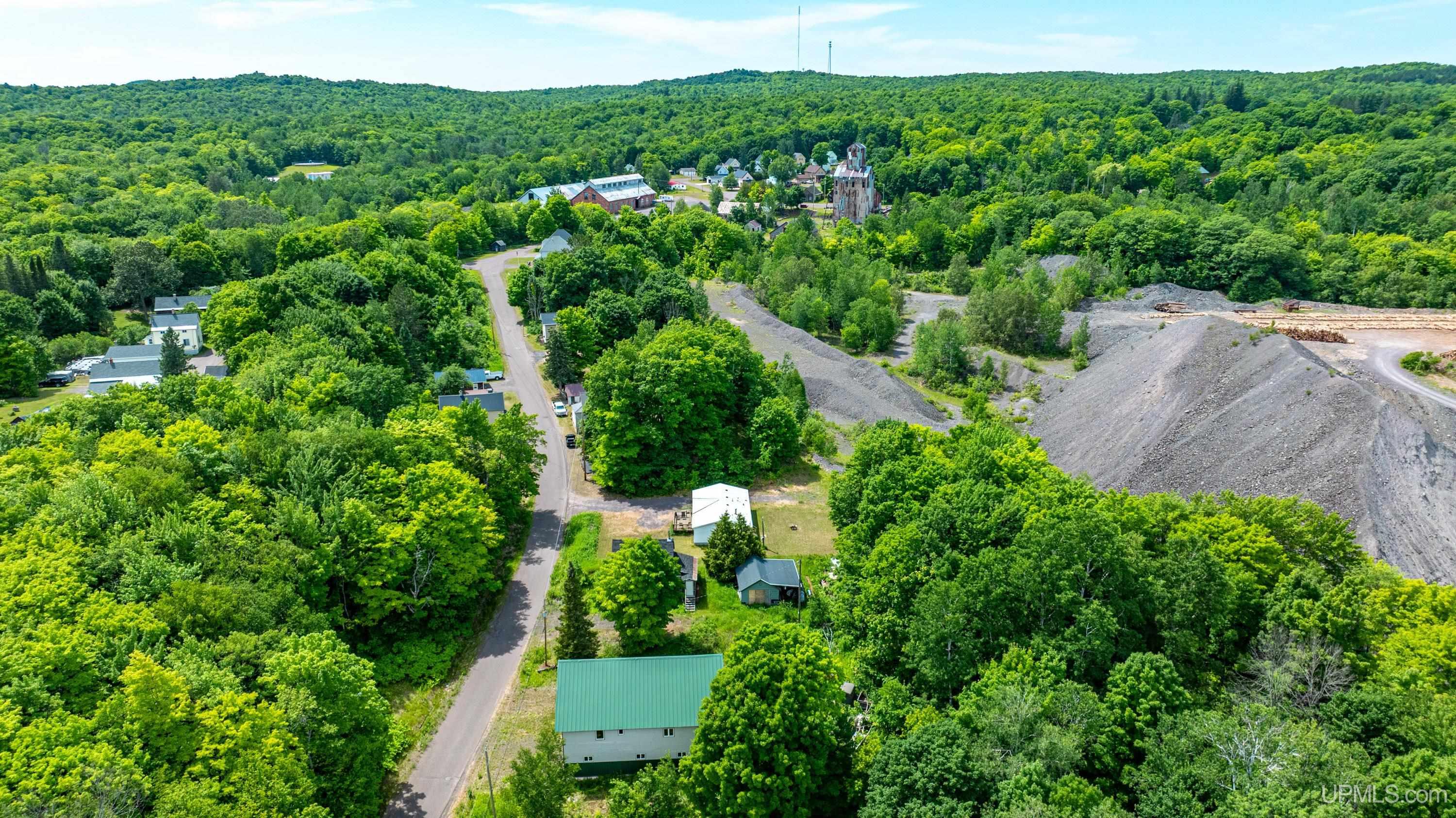 main property photo 39