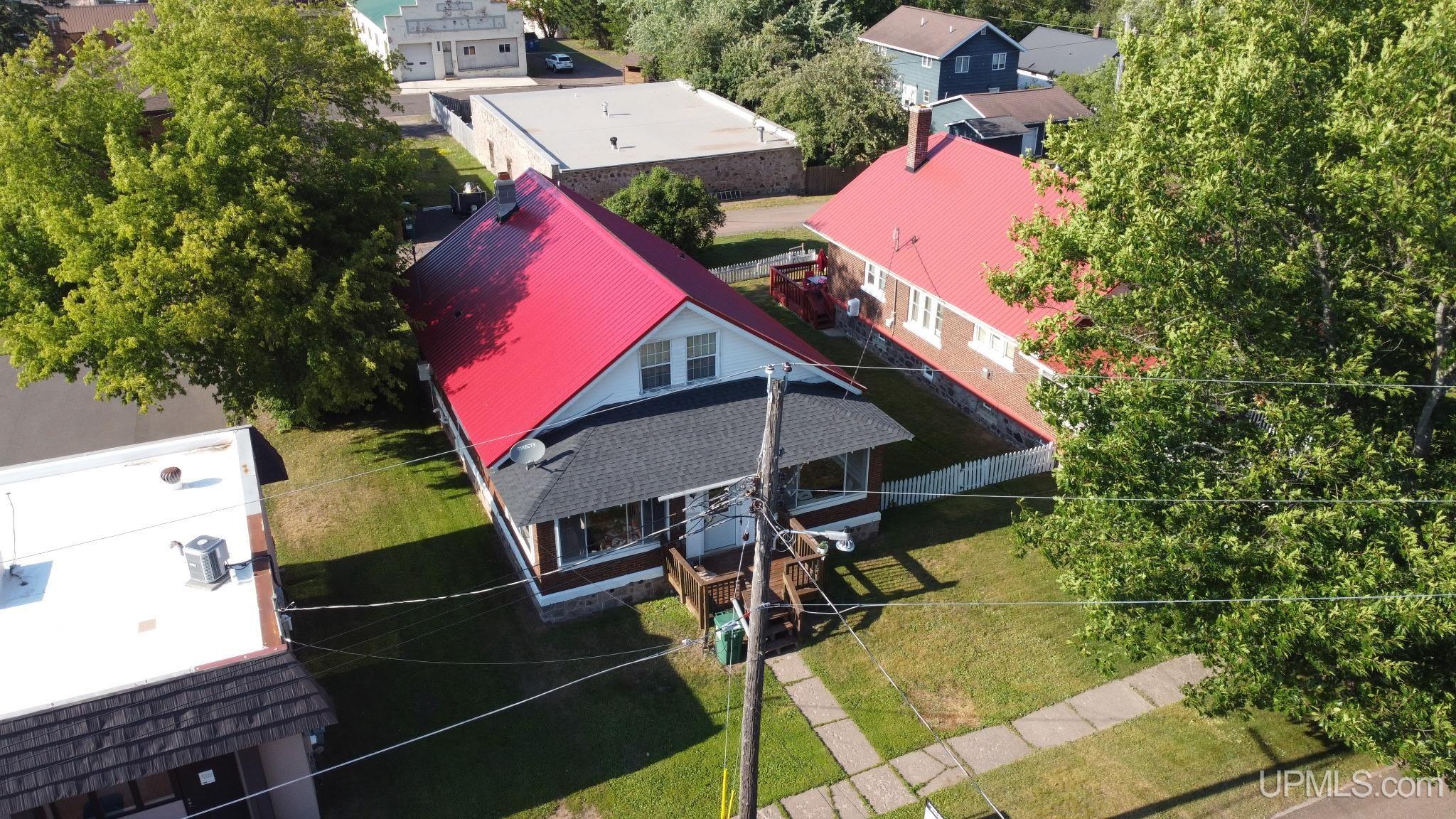 main property photo 40