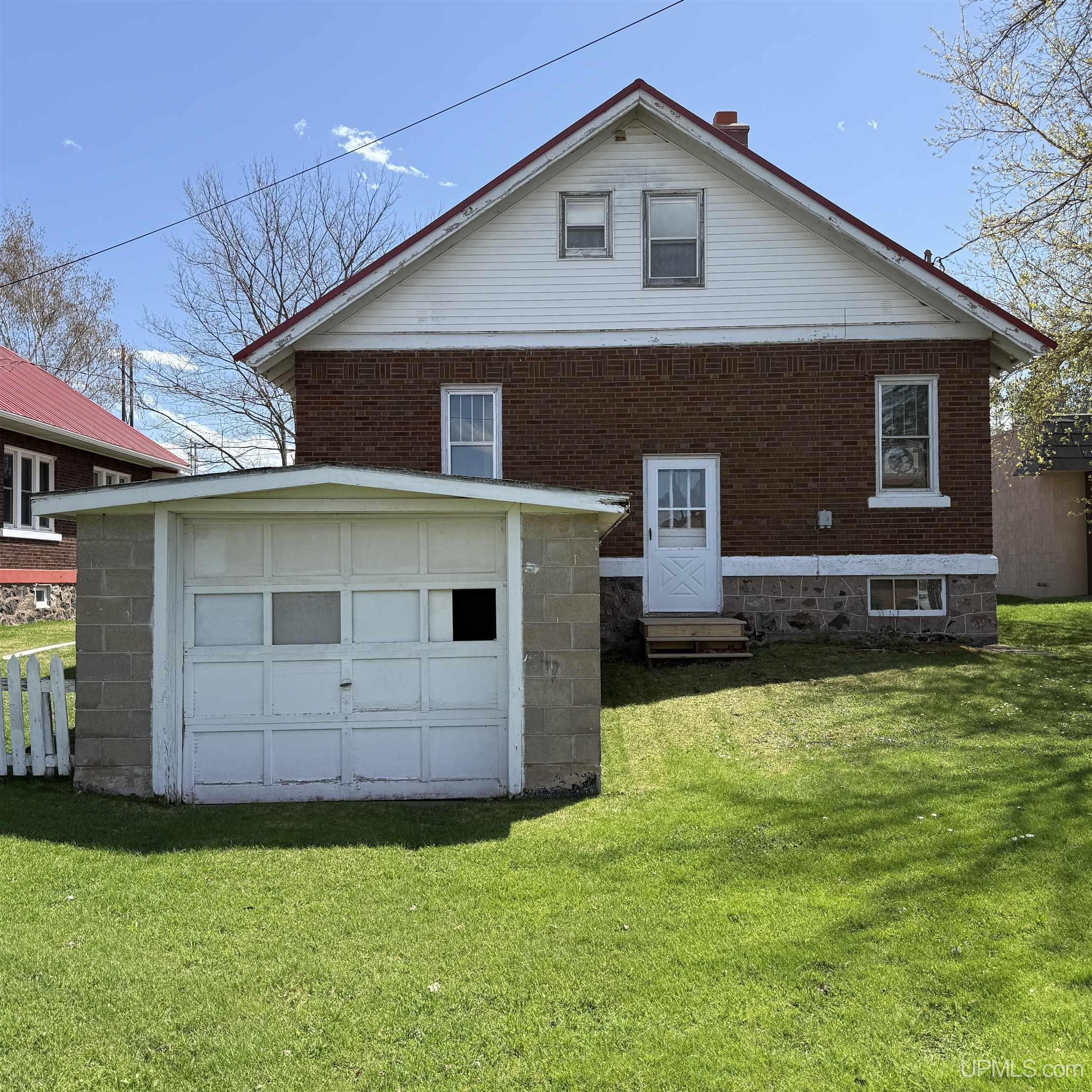 main property photo 8