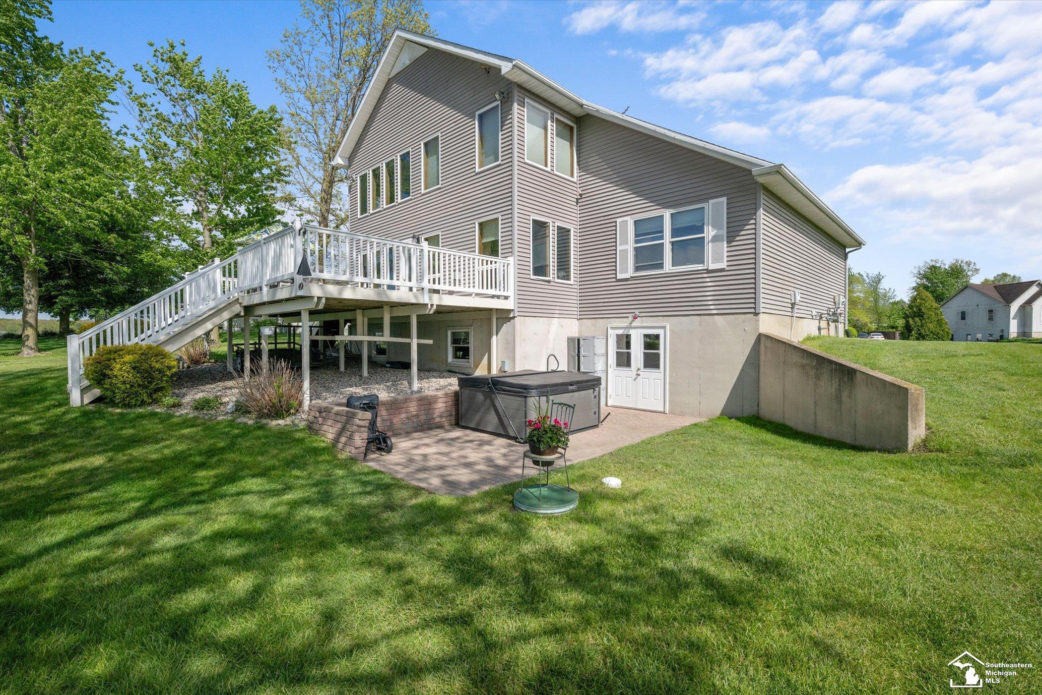 main property photo 45