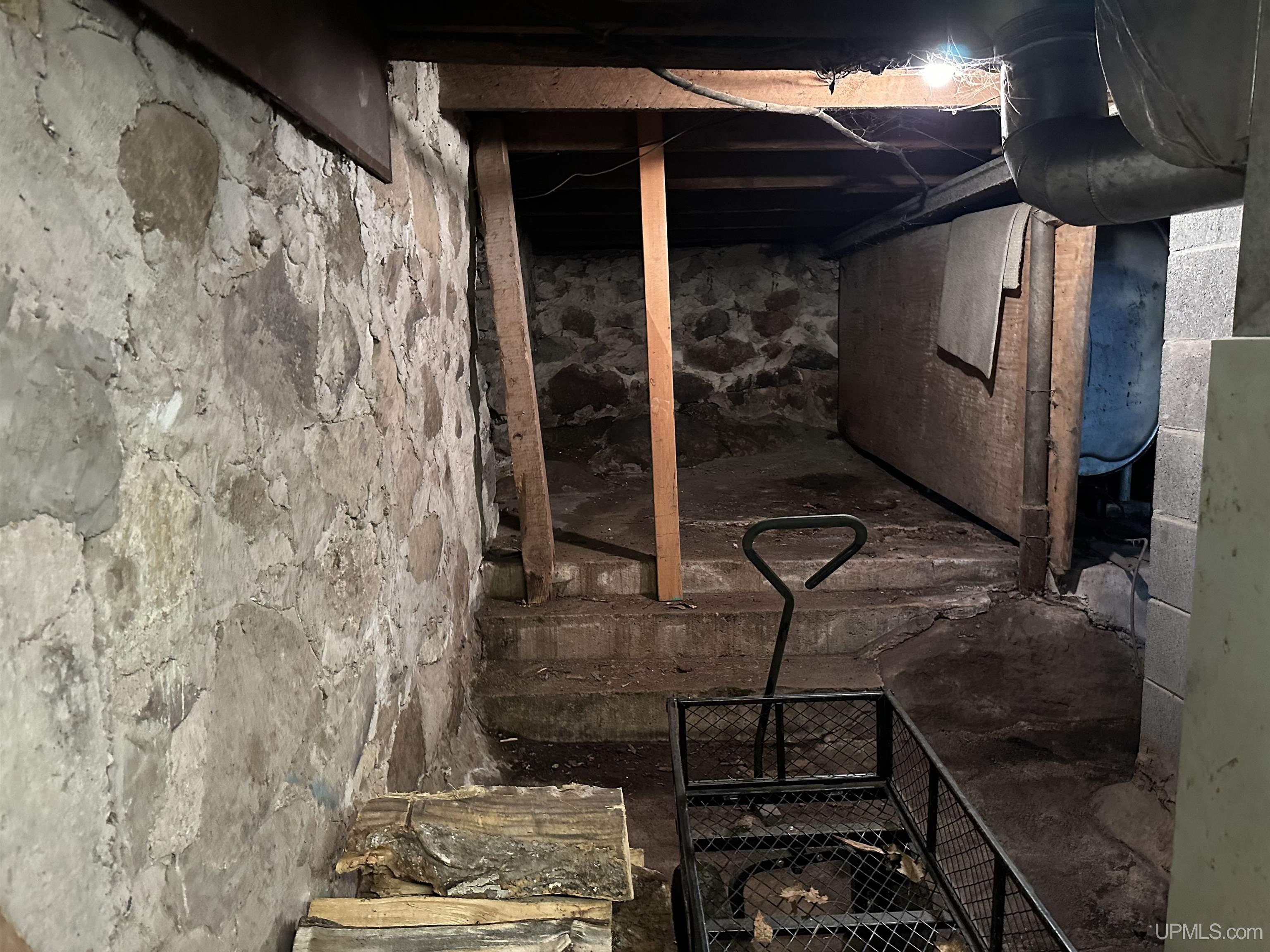 main property photo 36