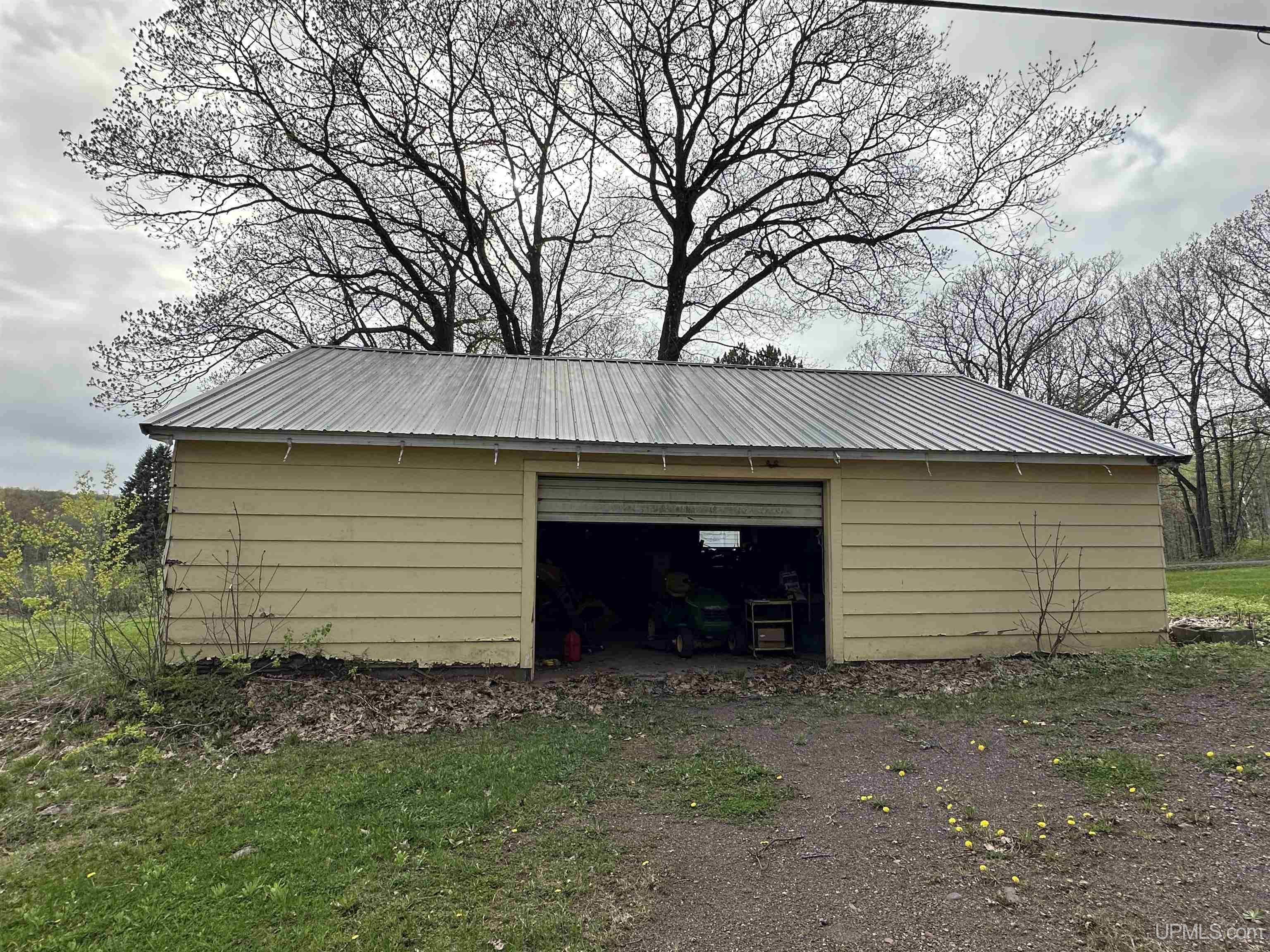 main property photo 8