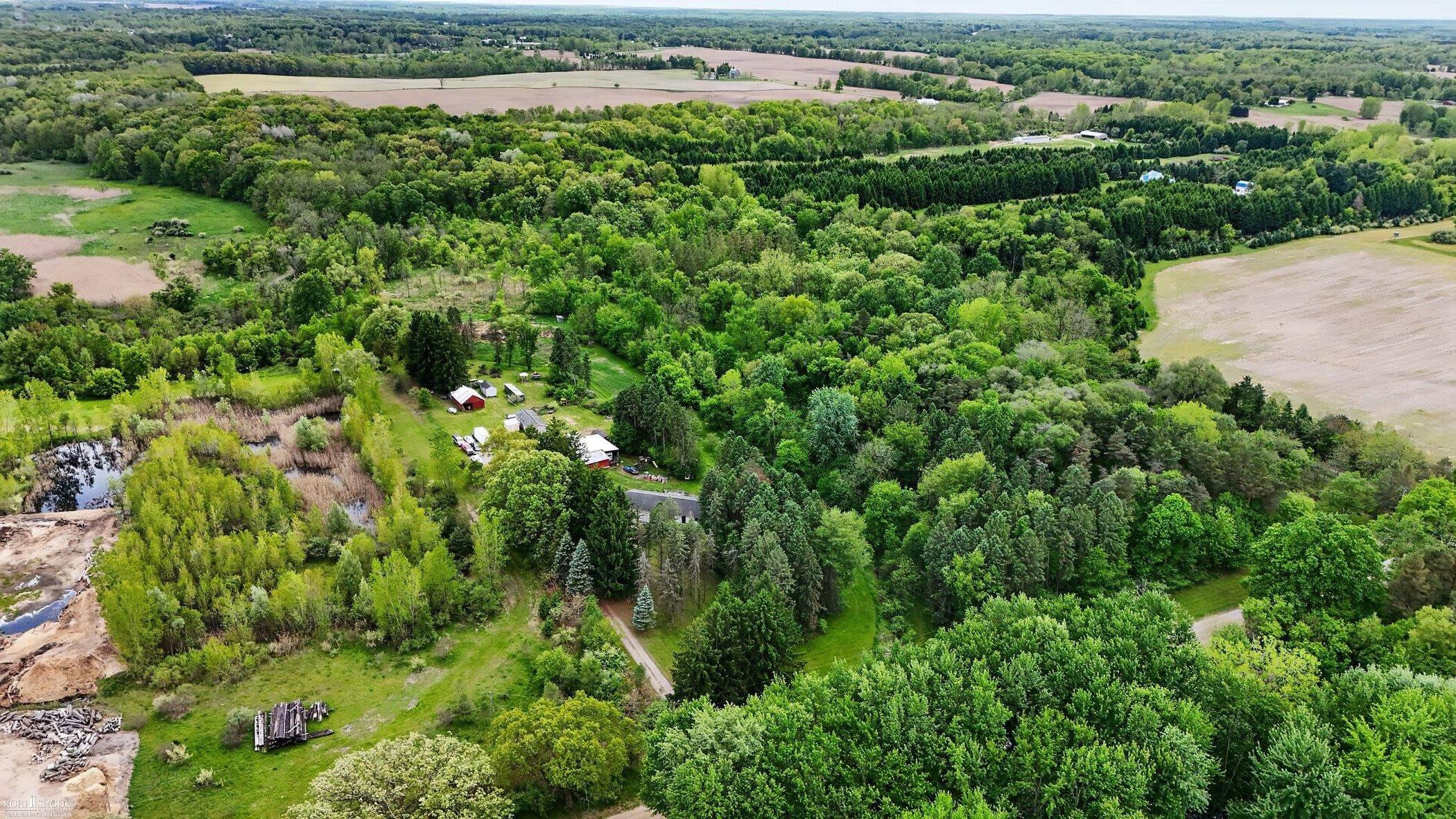 main property photo 45
