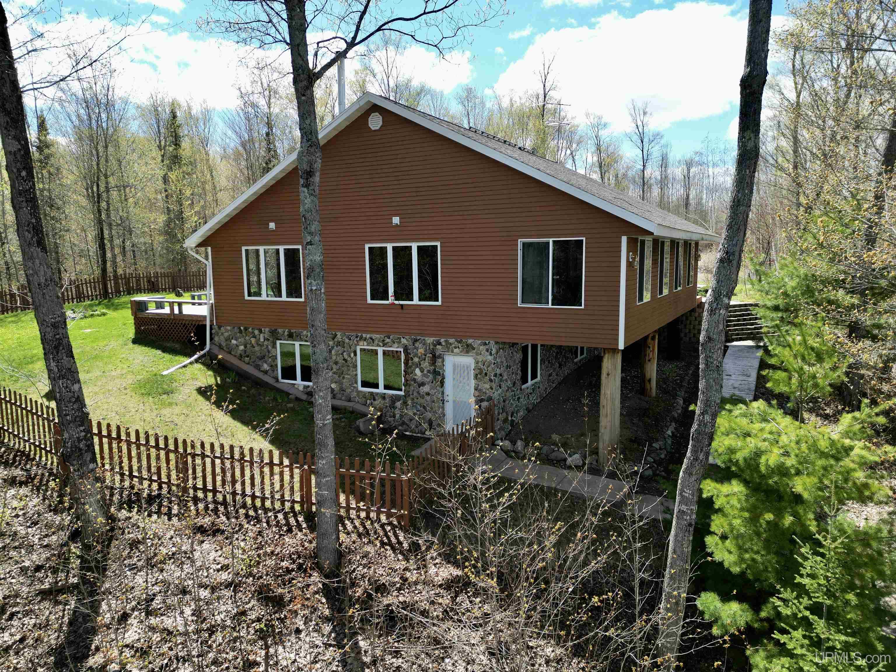 main property photo 45