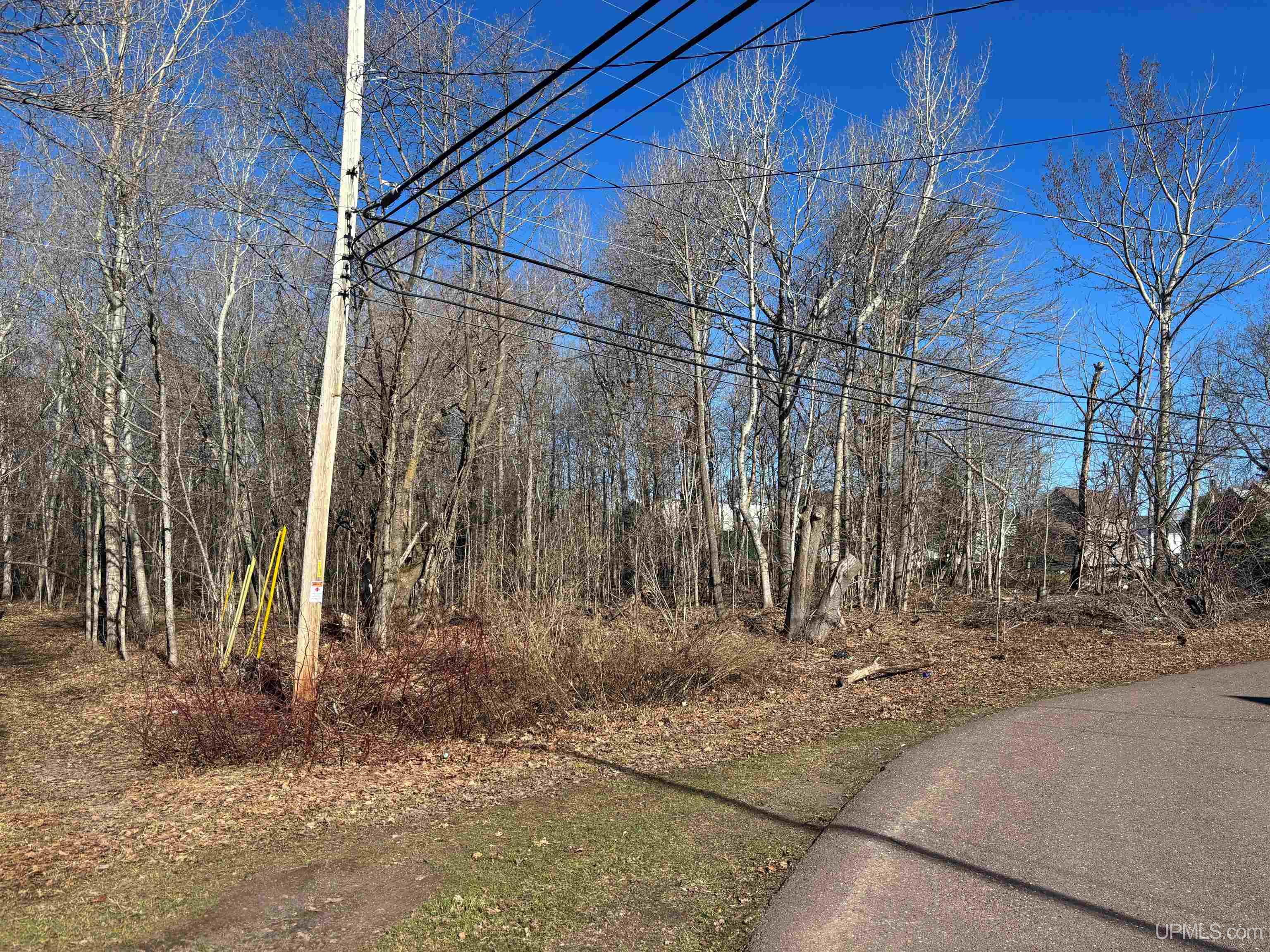 main property photo 11