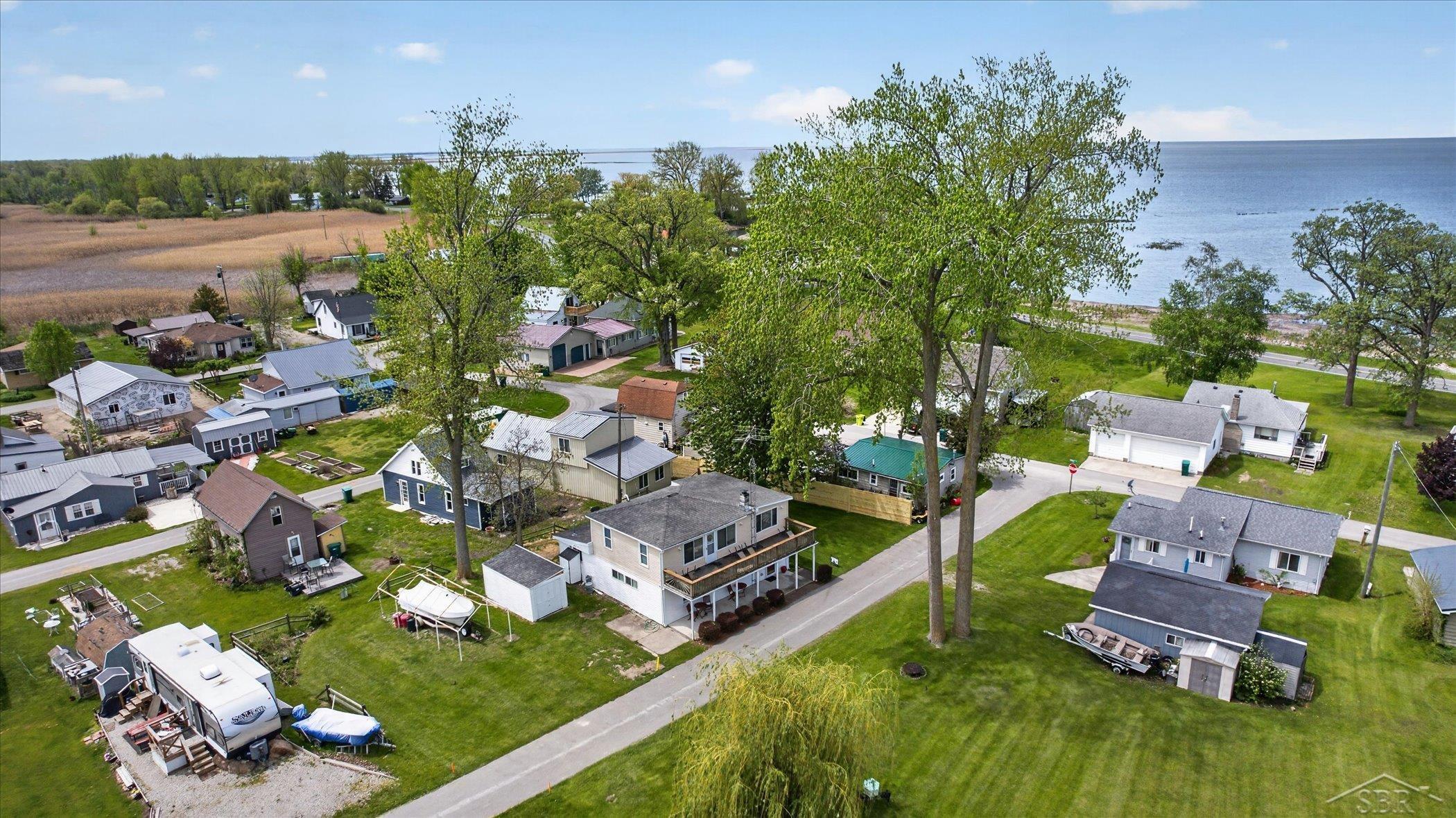 main property photo 32