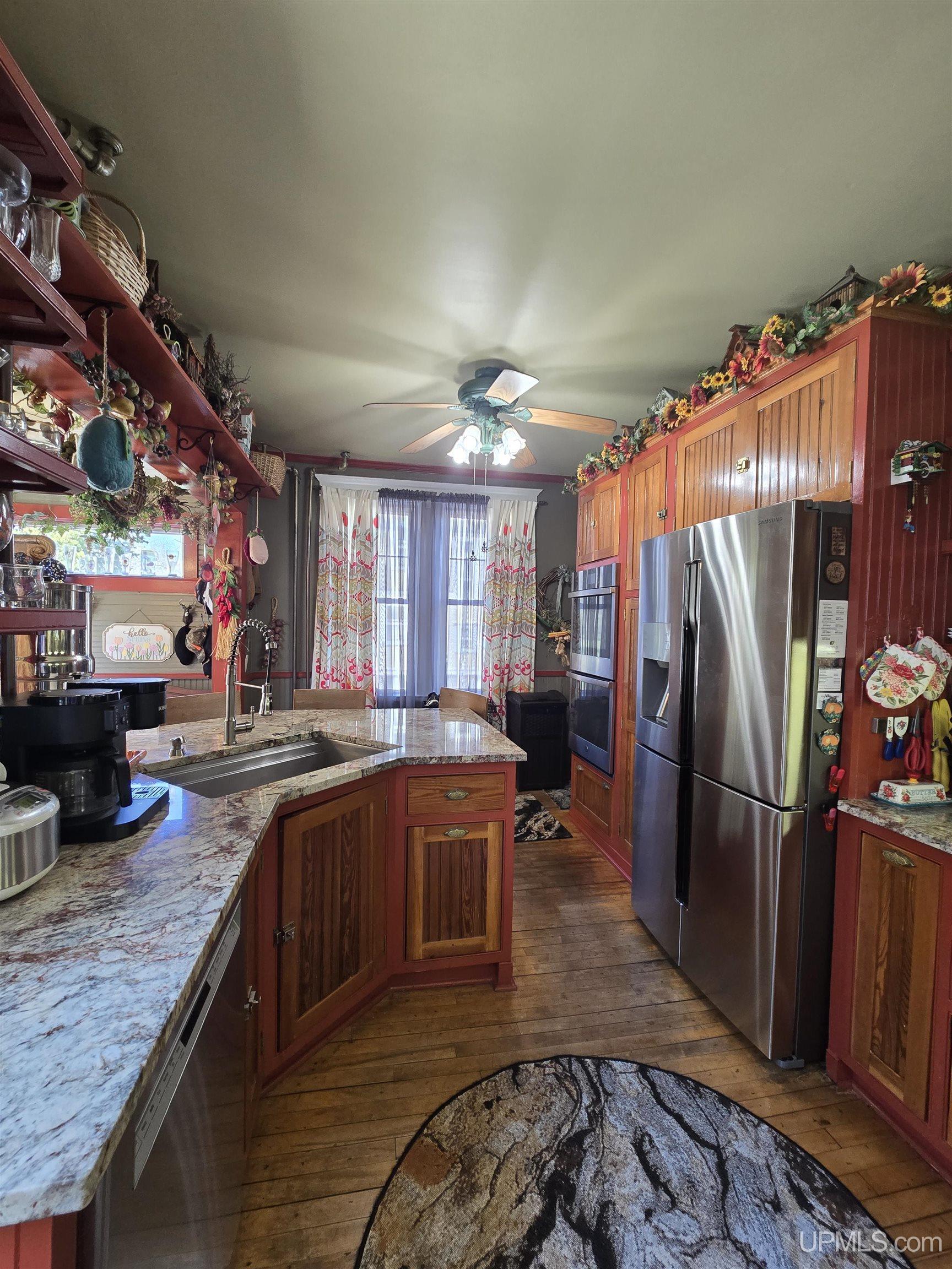 main property photo 10