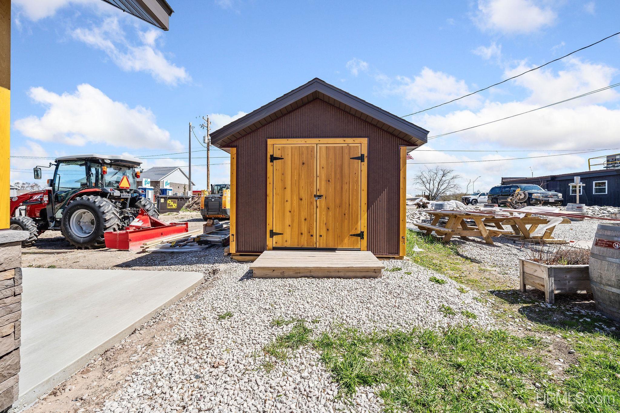 main property photo 47