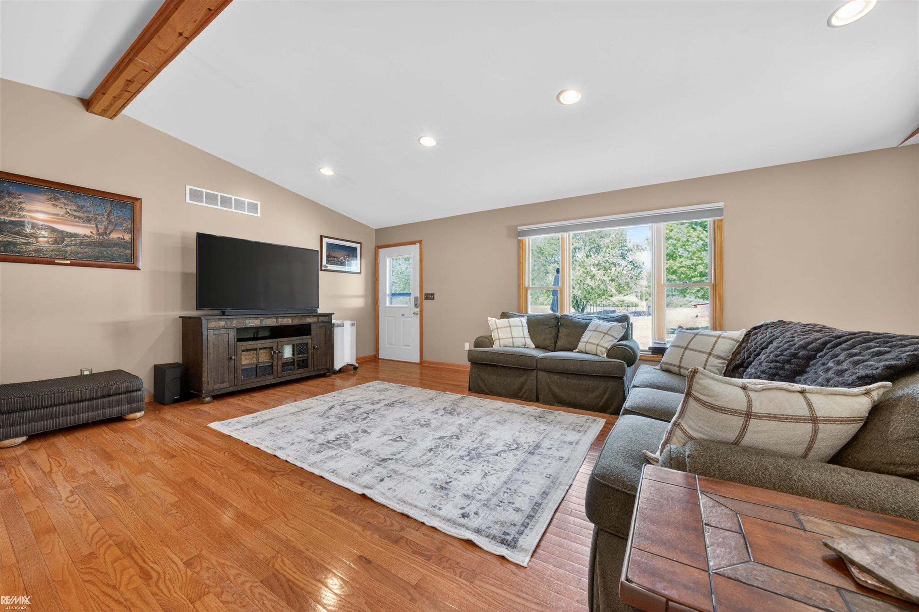 property viewer photo 11